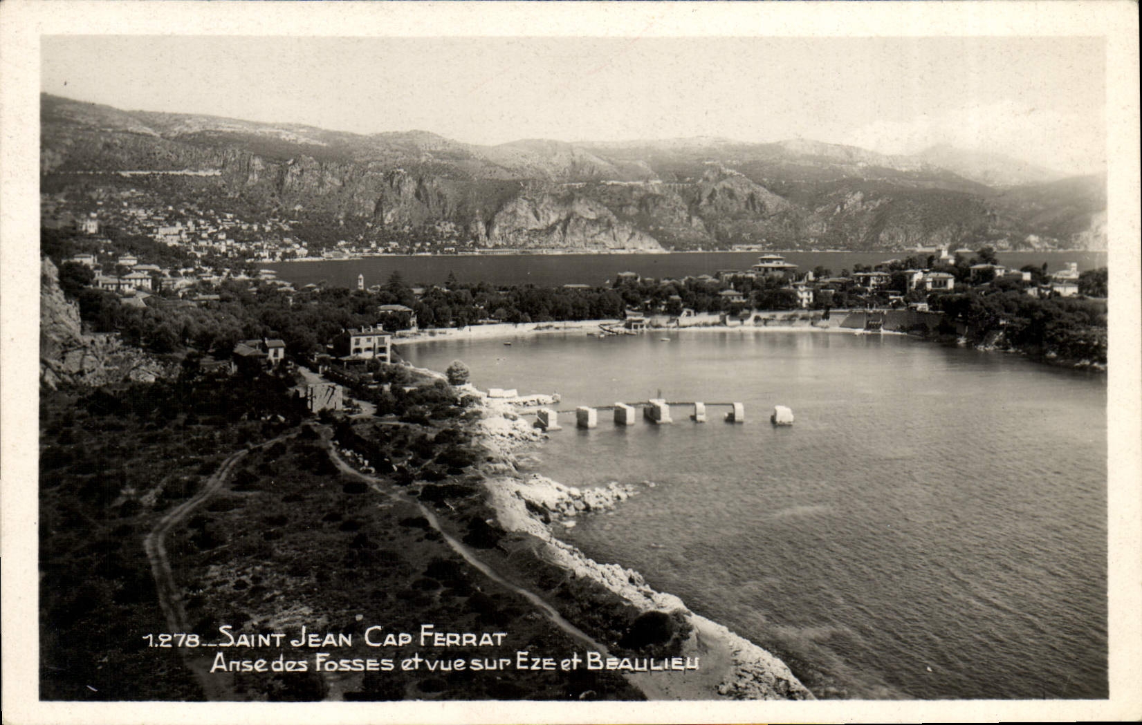 El cabo Ferrat de Jean de la POSTAL de la VENDIMIA Saint dimensiona la manija azul de los hoyos y de la vista en Eze y Beaulieu