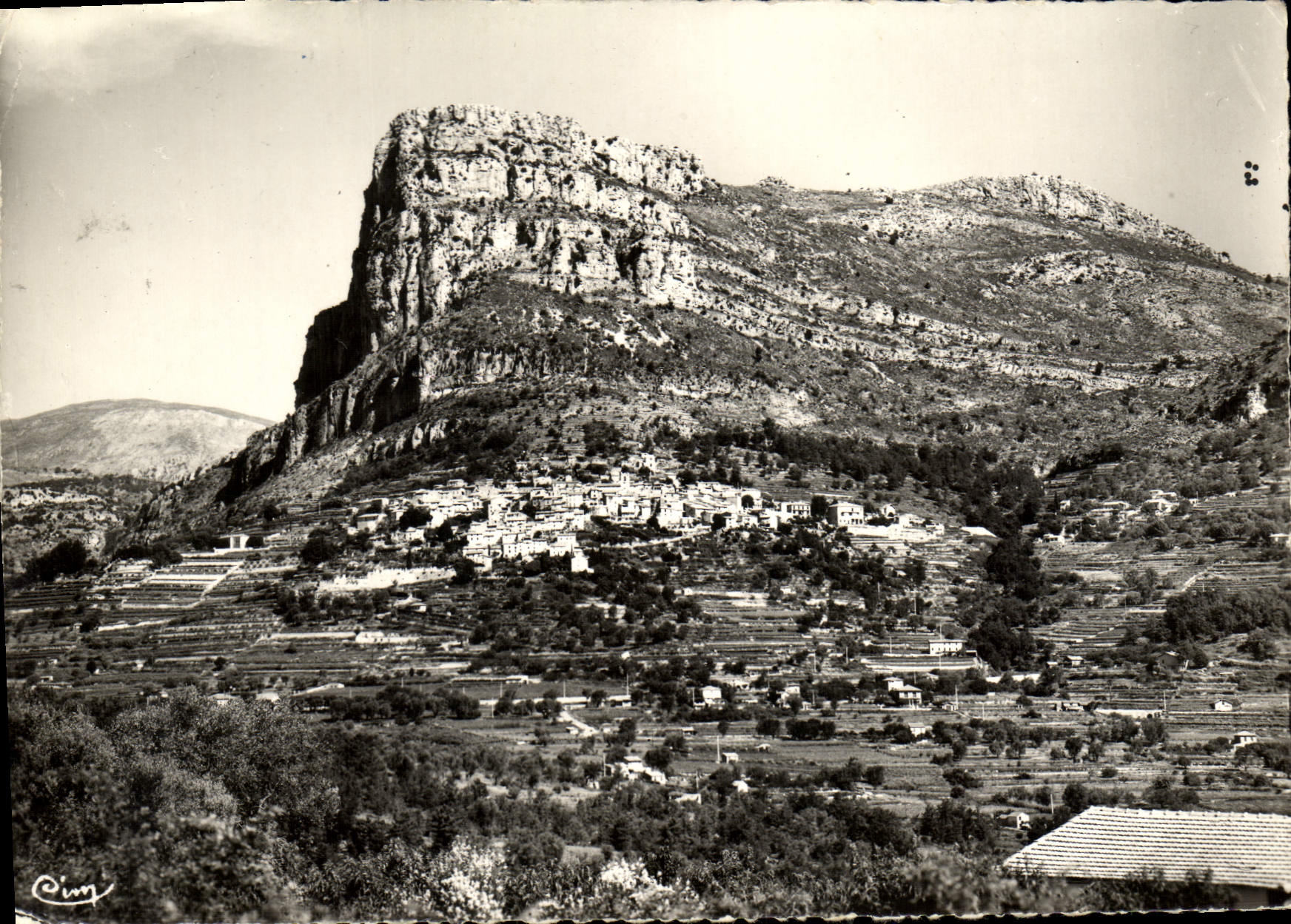 CPM Saint Jeannet Vue generale Sur le Village et le Baou