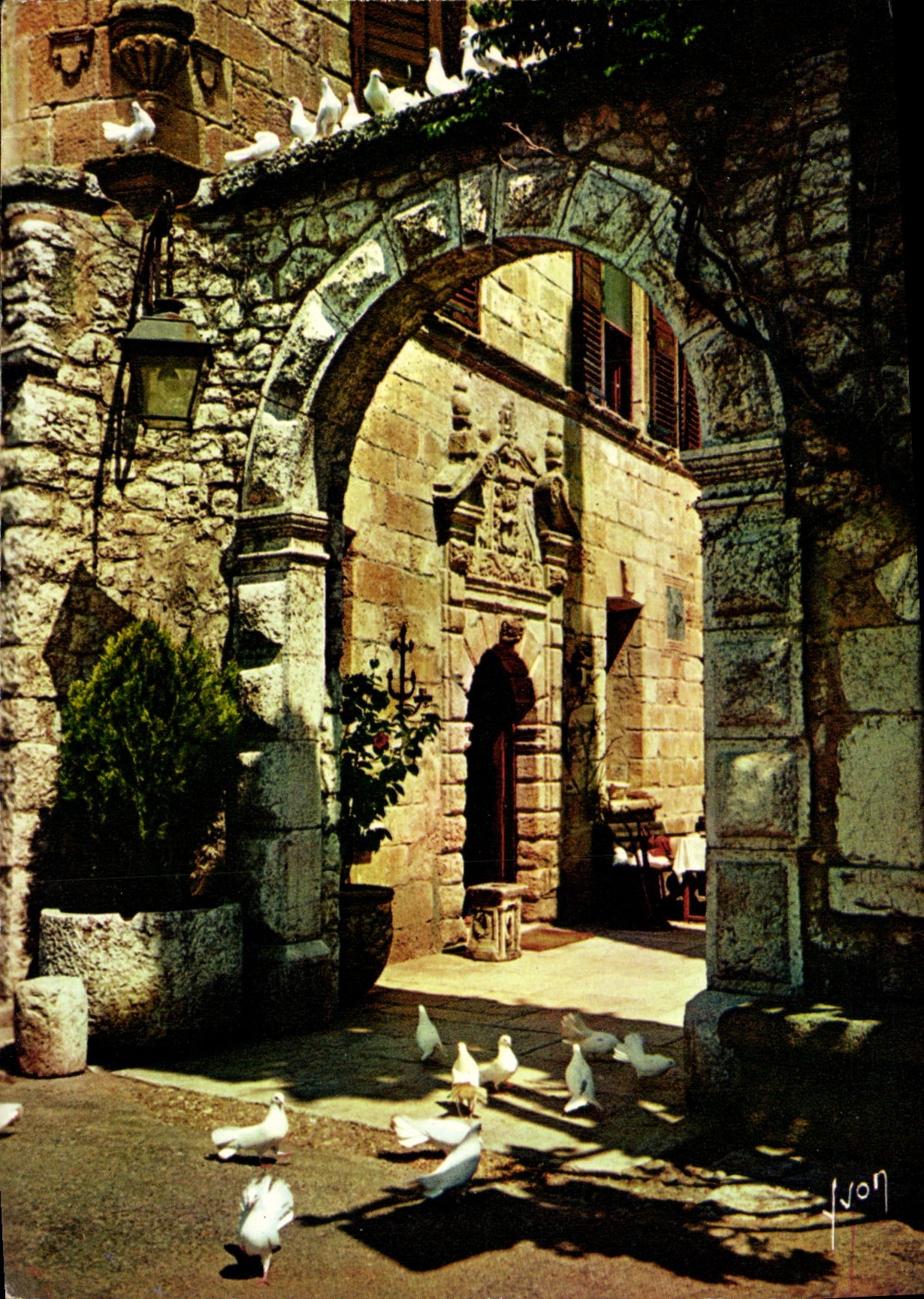 CPM Saint Paul Les colonnes blanches Colombes