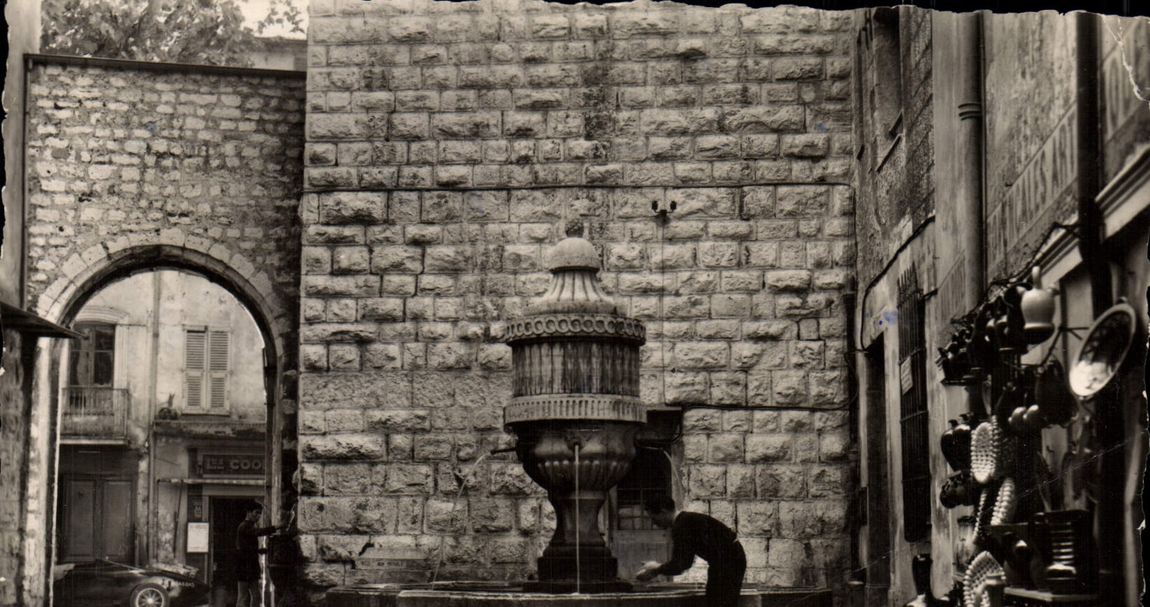 CPM Vence La Jolie Fontaine du Peyra 