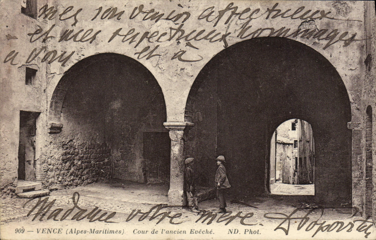 CPA Vence Cour de L'ancien Eveche