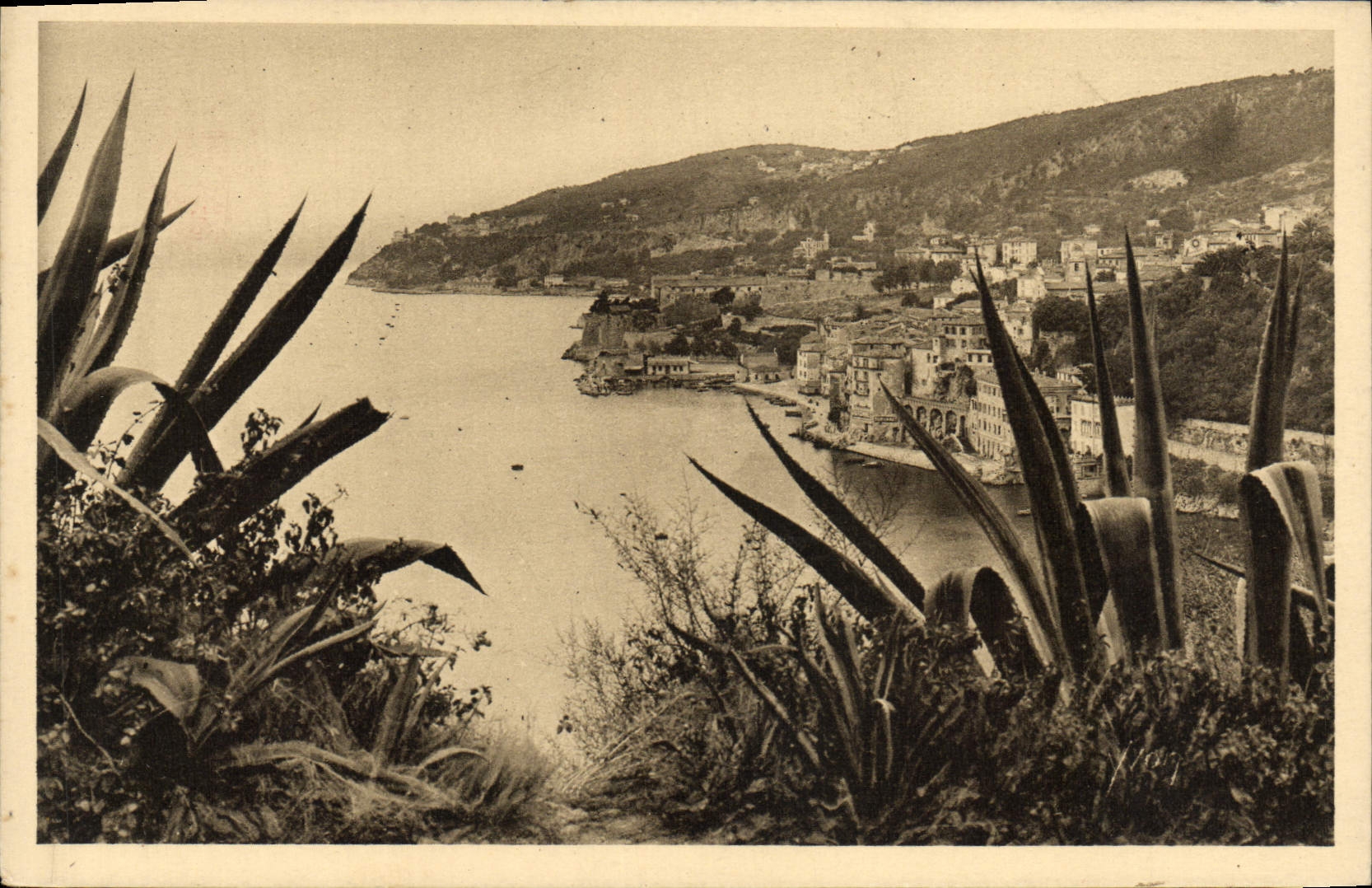 CPA Villefranche La Ville Vue de la Corniche