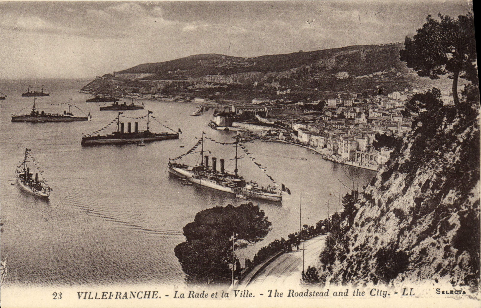 CPA Villefranche La Rade et la Ville Bateaux