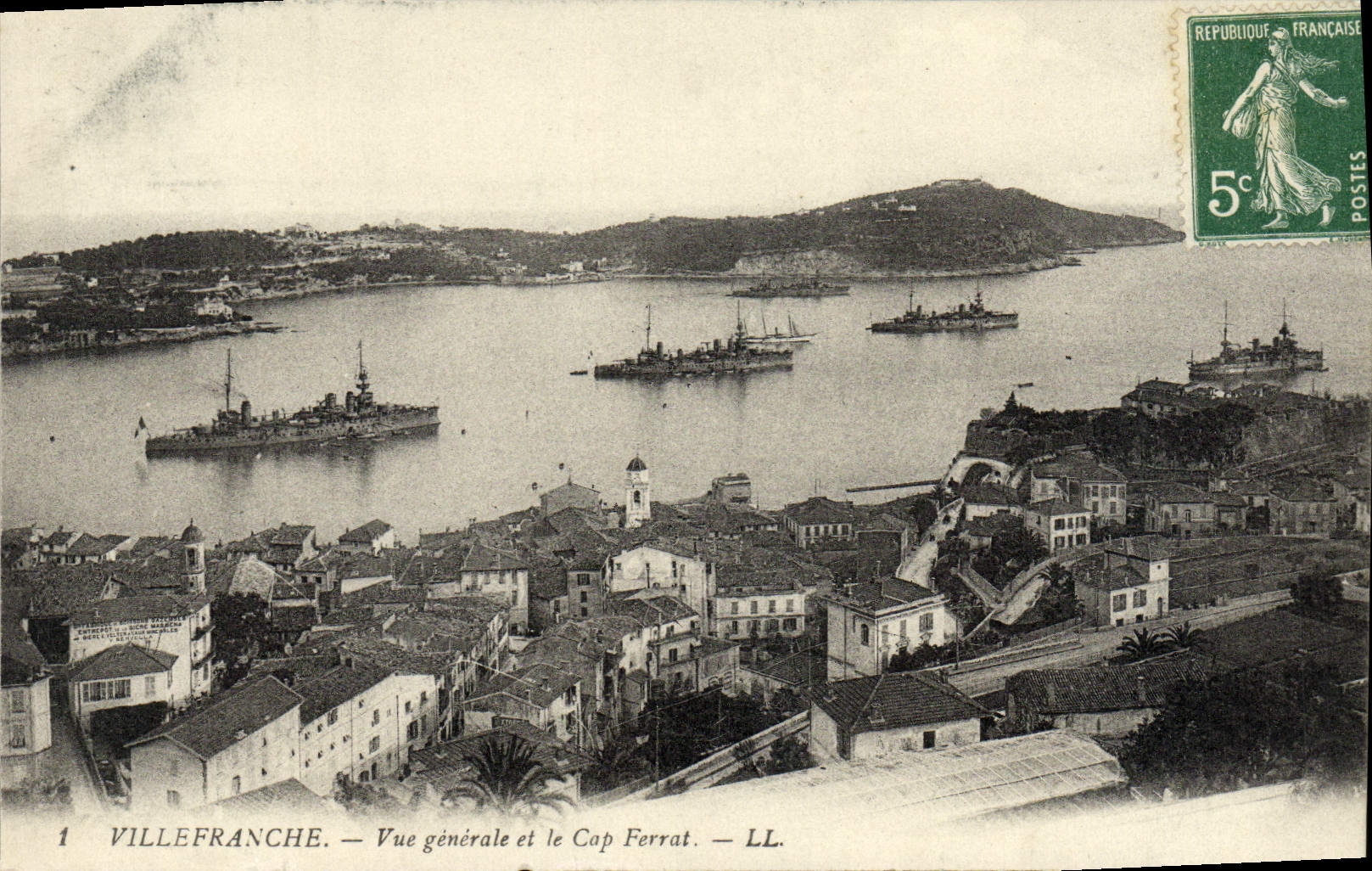 CPA Villefranche Vue Generale et le Cap Ferrat Bateaux