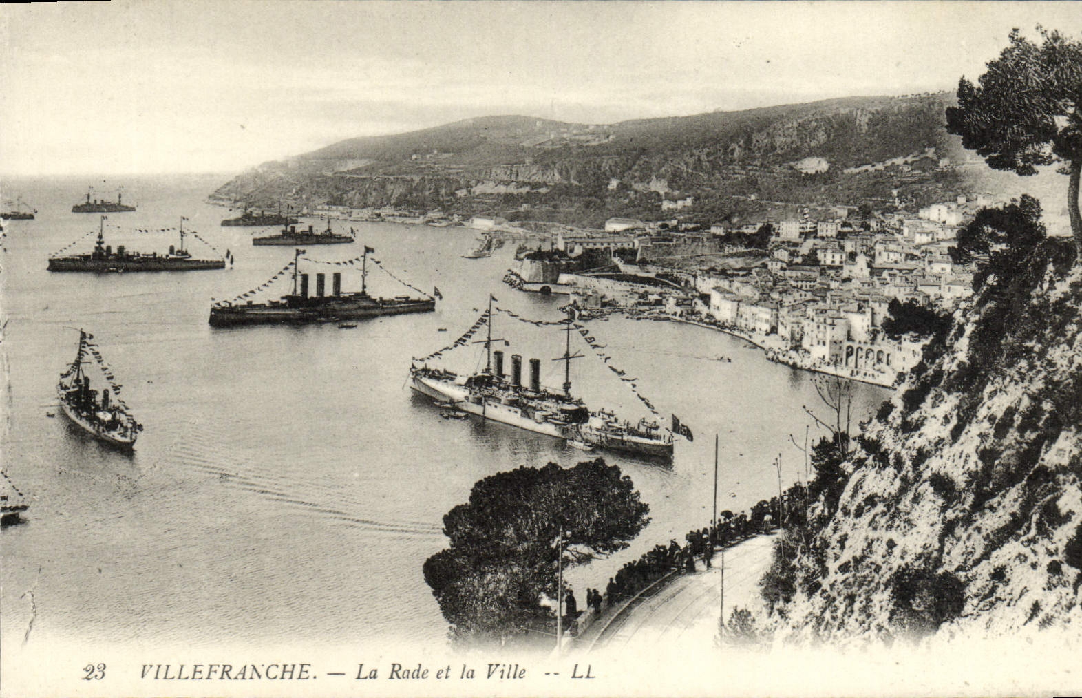CPA Villefranche La Rade et la Ville Bateaux