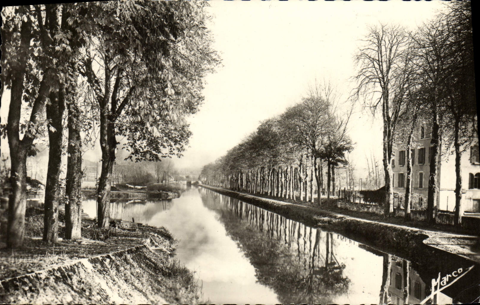 CPM Ancy le Franc Le canal de Bourgogne