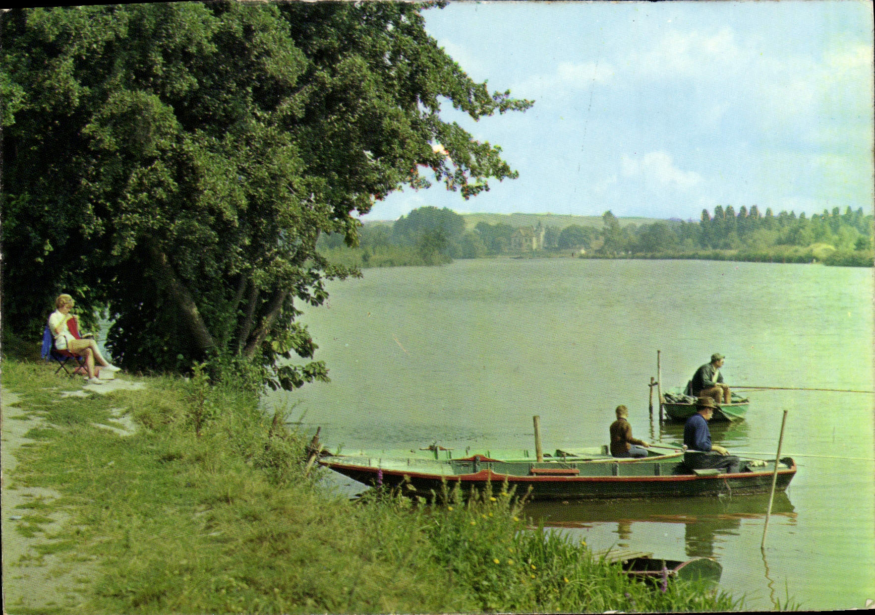 CPM Les Bords De L'Yonne Pecheurs Peche 