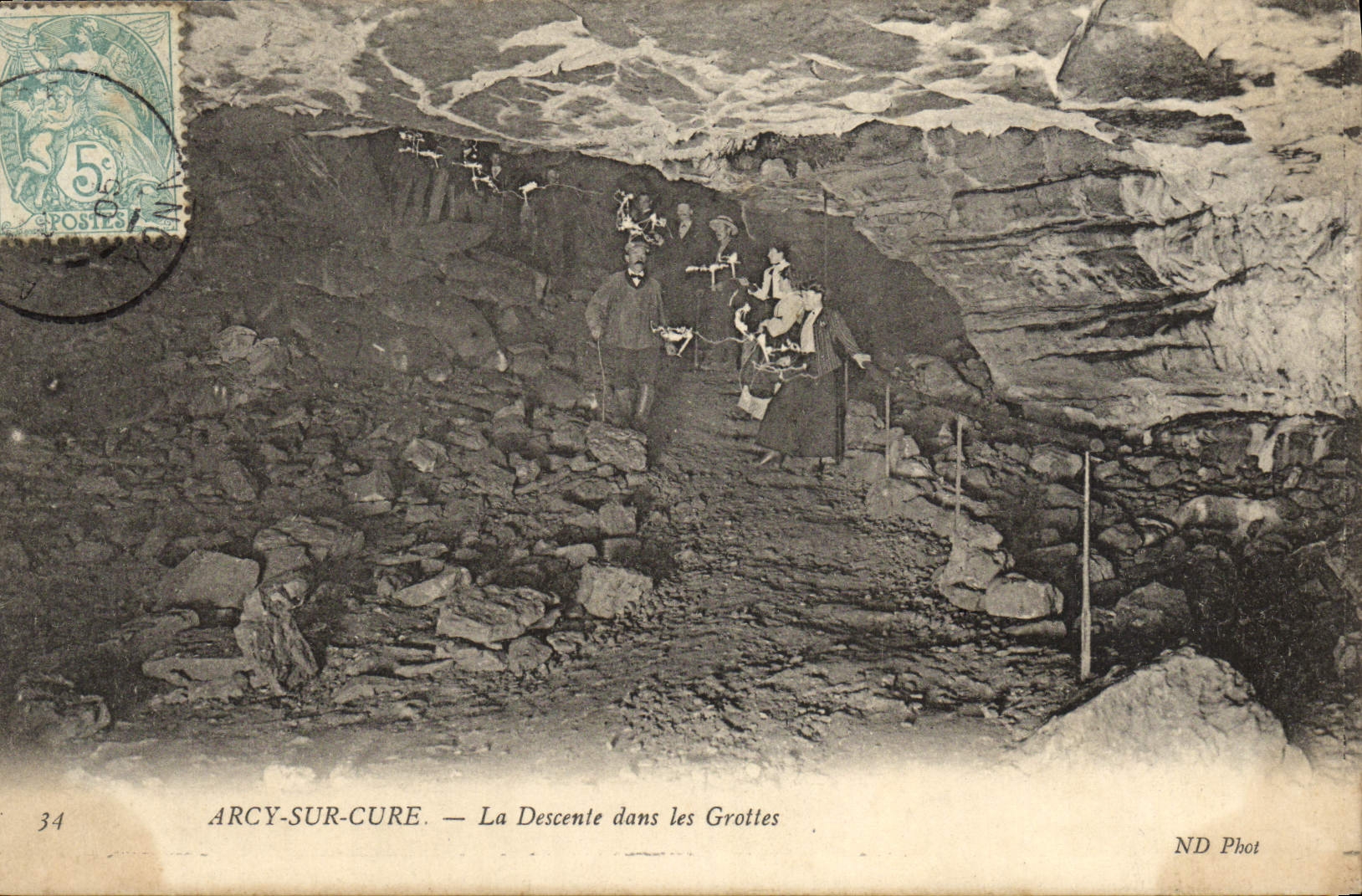 CPA Arcy Sur Cure La Descente Dans les Grottes