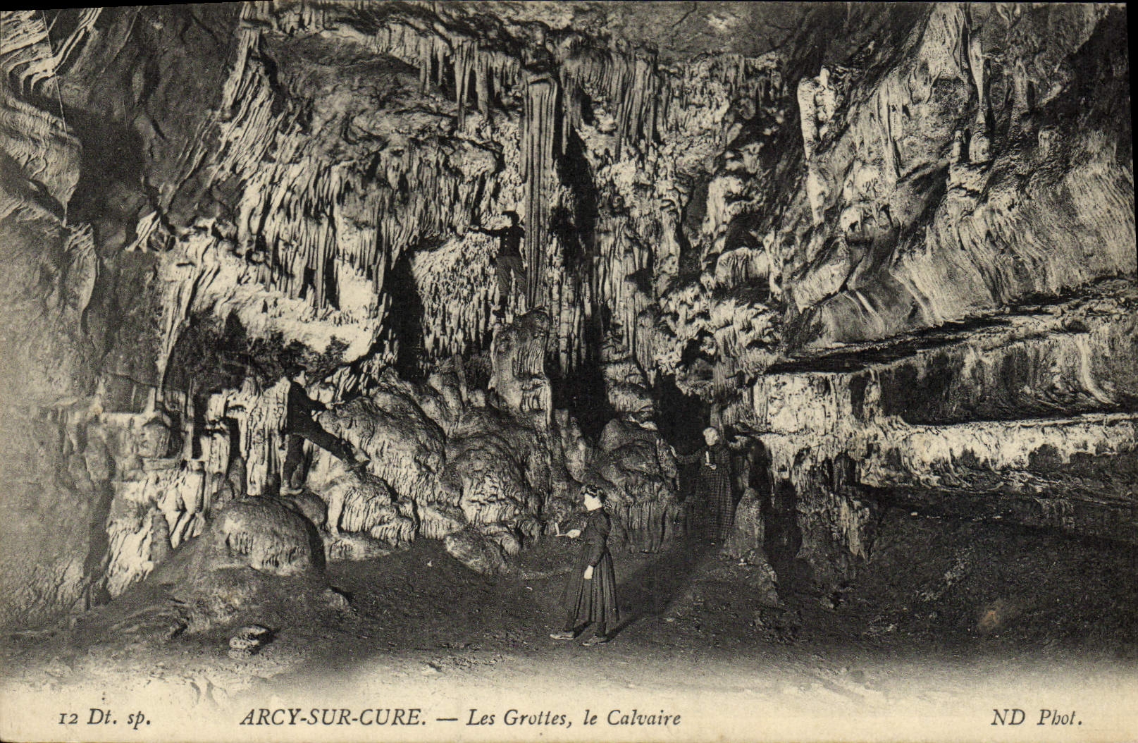 CPA Arcy Sur Cure Les Grottes le Calvaire