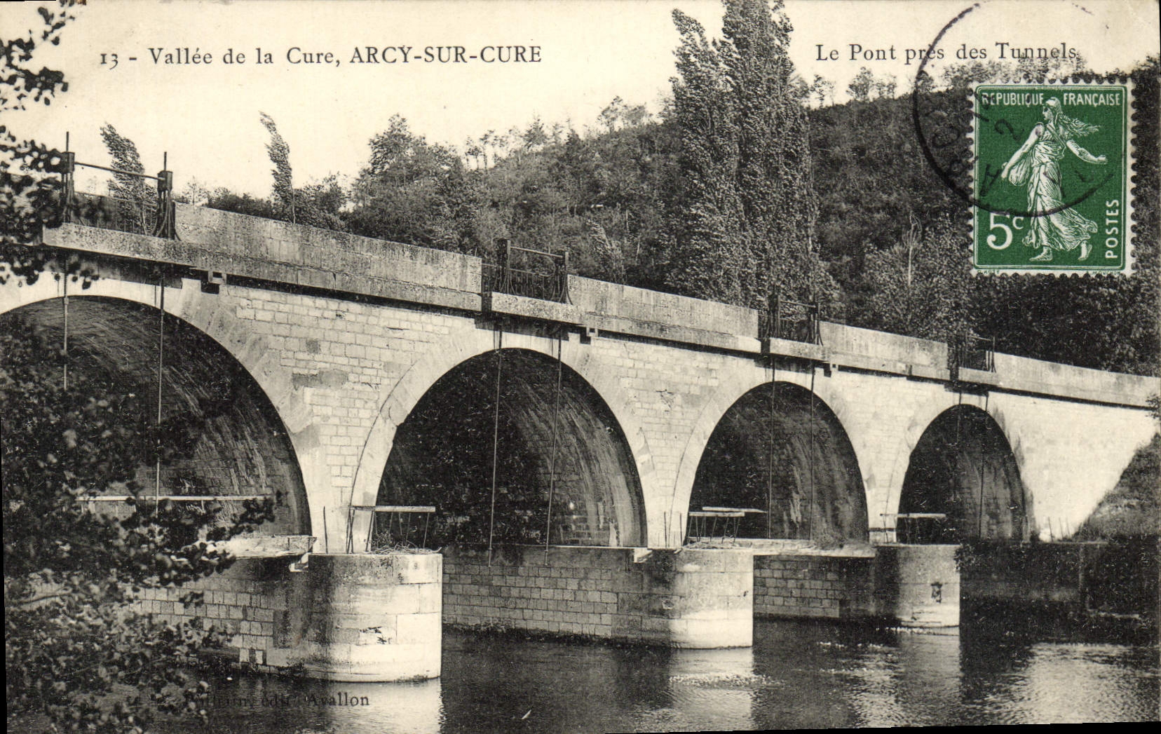 CPA Arcy Sur Cury Vallee de la Cure Le pont pres des tunnels