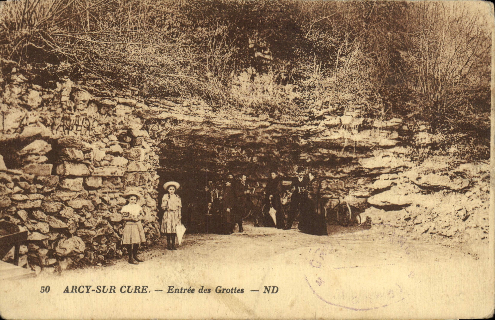 CPA Arcy Sur Cury Entree des Grottes
