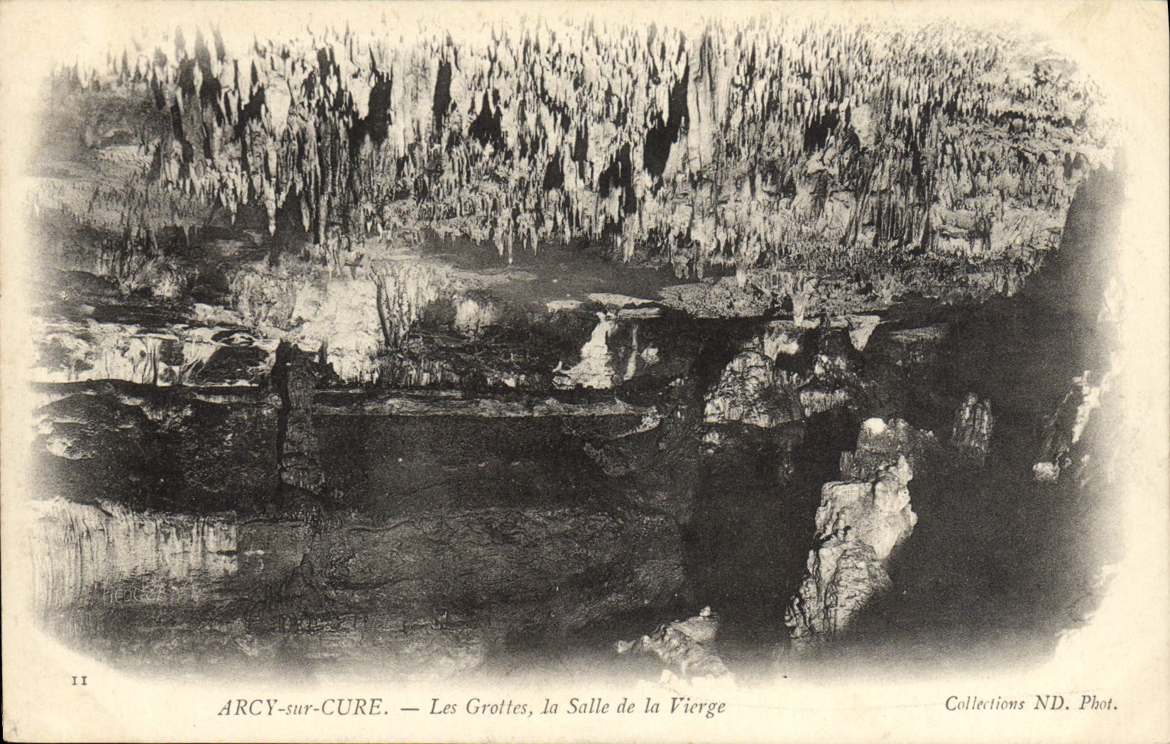 CPA Arcy Sur Cury Les Grottes la Salle De La Vierge