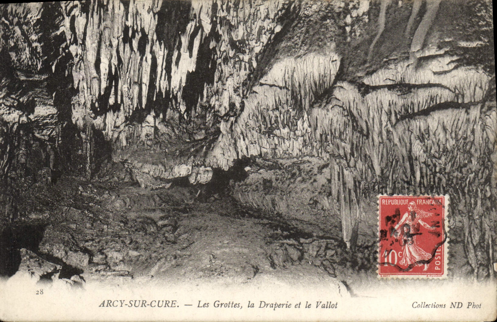 CPA Arcy Sur Cury Les Grottes La Draperie Et la Vallot
