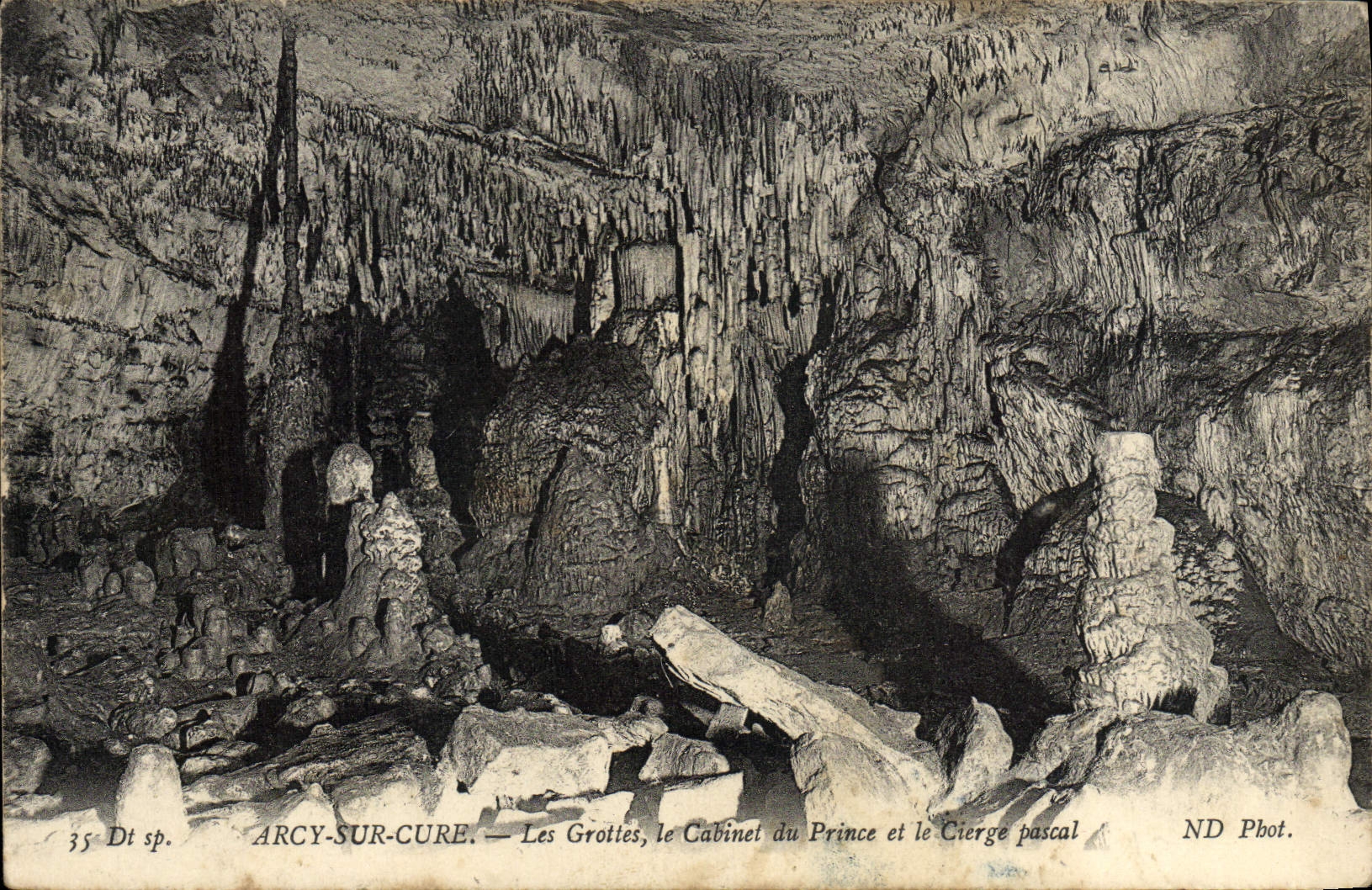 CPA Arcy Sur Cury Les Grottes Le Cabinet du Prince et le Cierge pascal