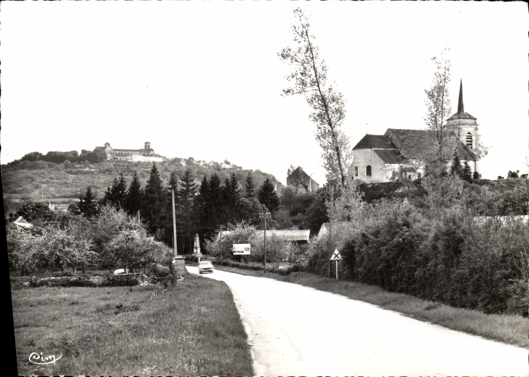 MODERN CARD Asquins Entered Of the Country Church of ASquins and basilica of Vezelay