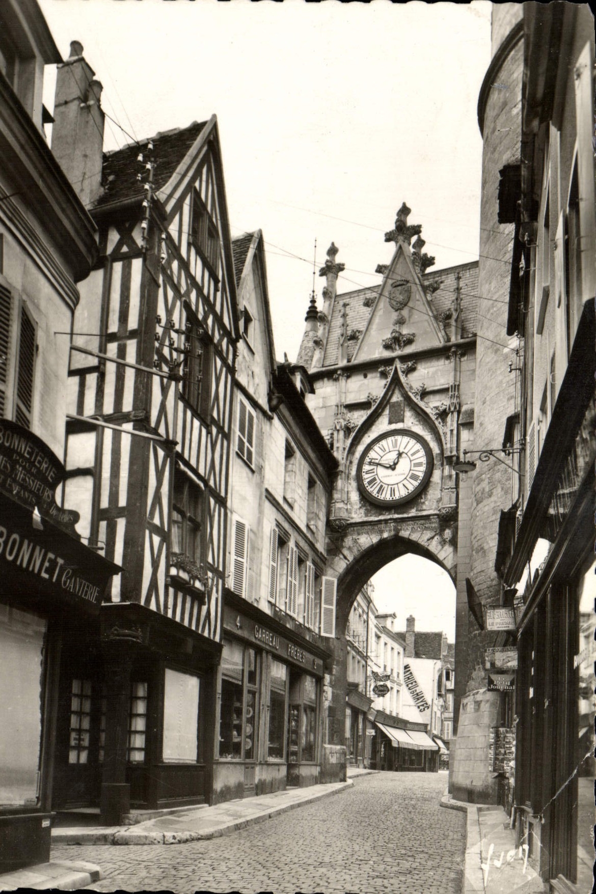 CPA Auxerre Tour de L'Horloge