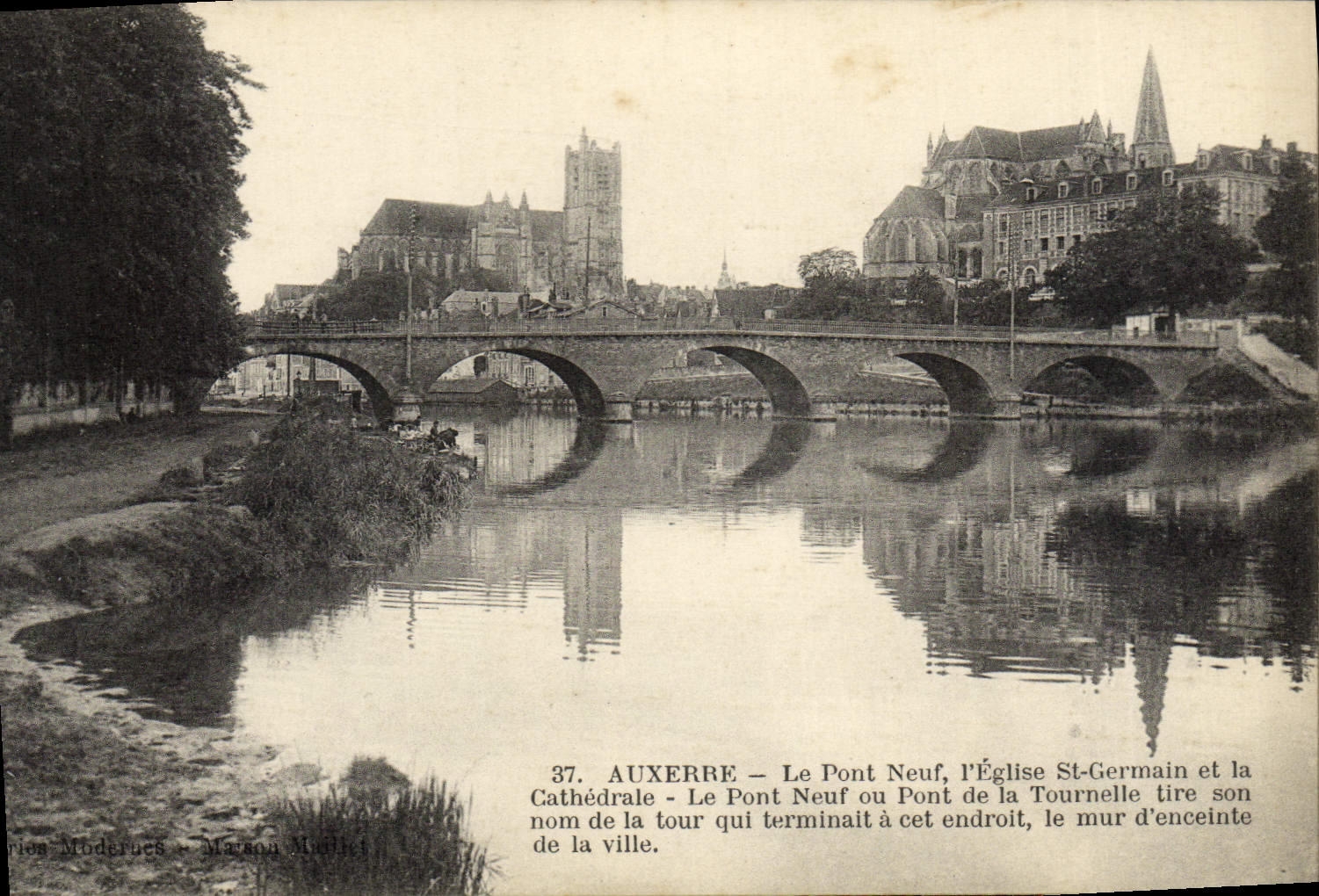 VINTAGE POSTCARD Auxerre the New Bridge the Church German St Cathedral the New Bridge