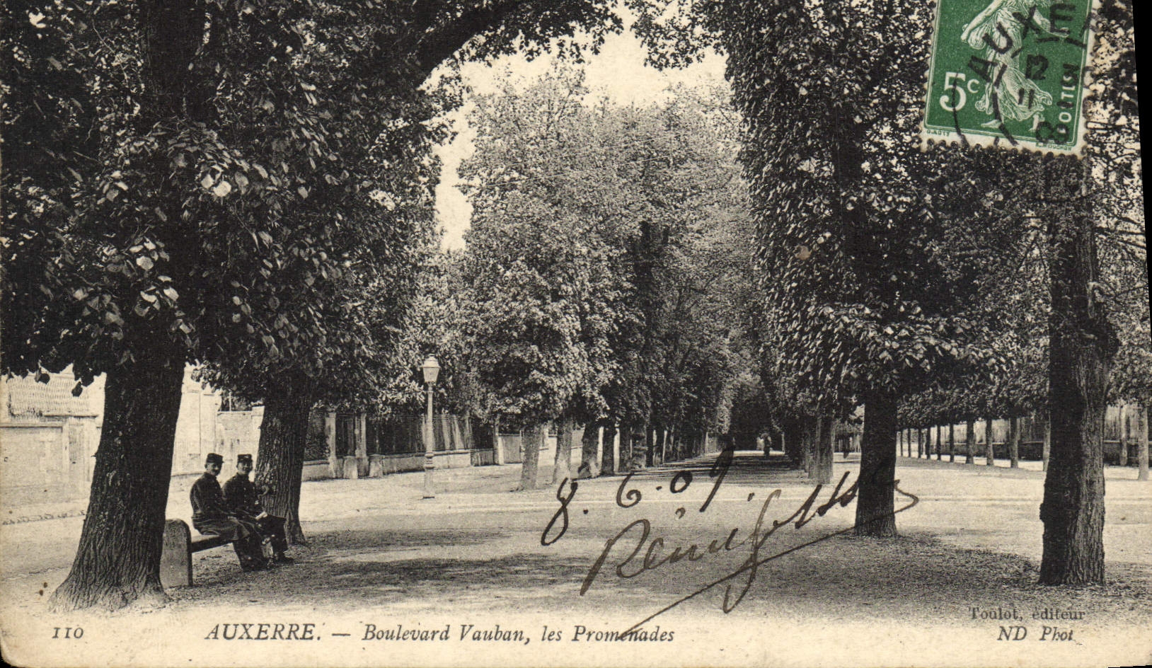 CPA Auxerre Boulevard Vauban Les Promenades