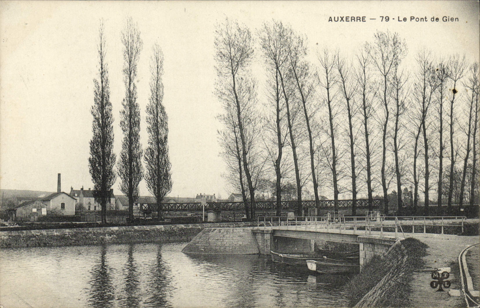 CPA Auxerre Le Pont De Gien