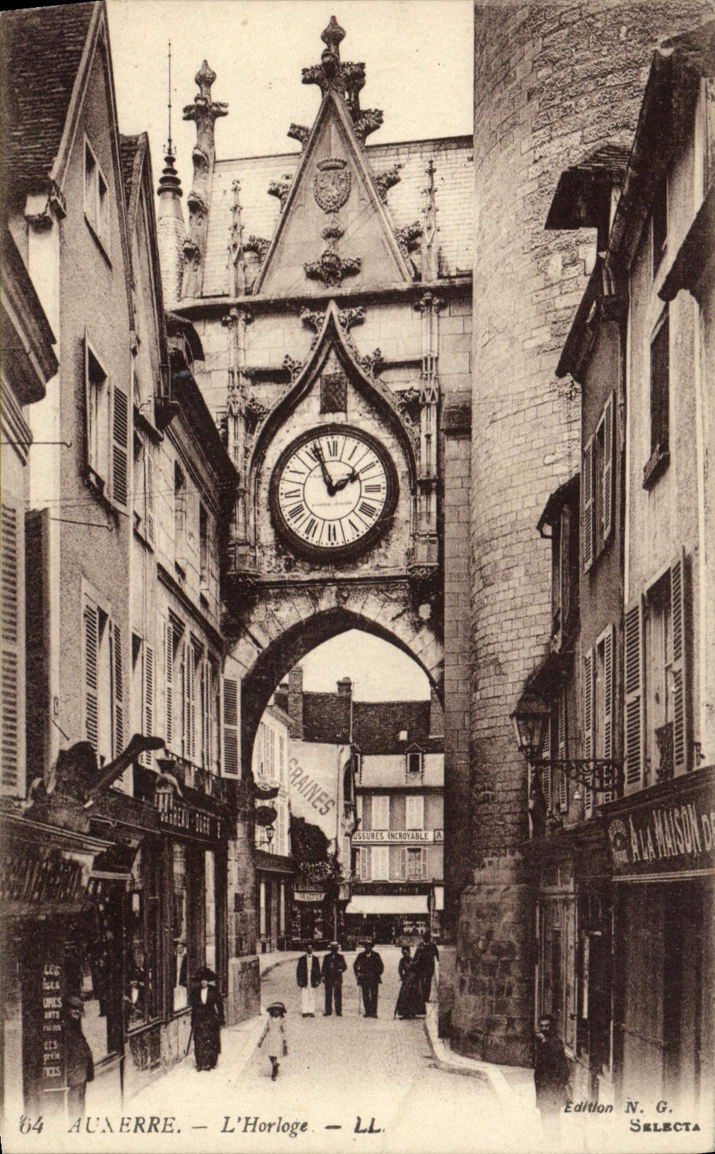 CPA Auxerre L'Horloge