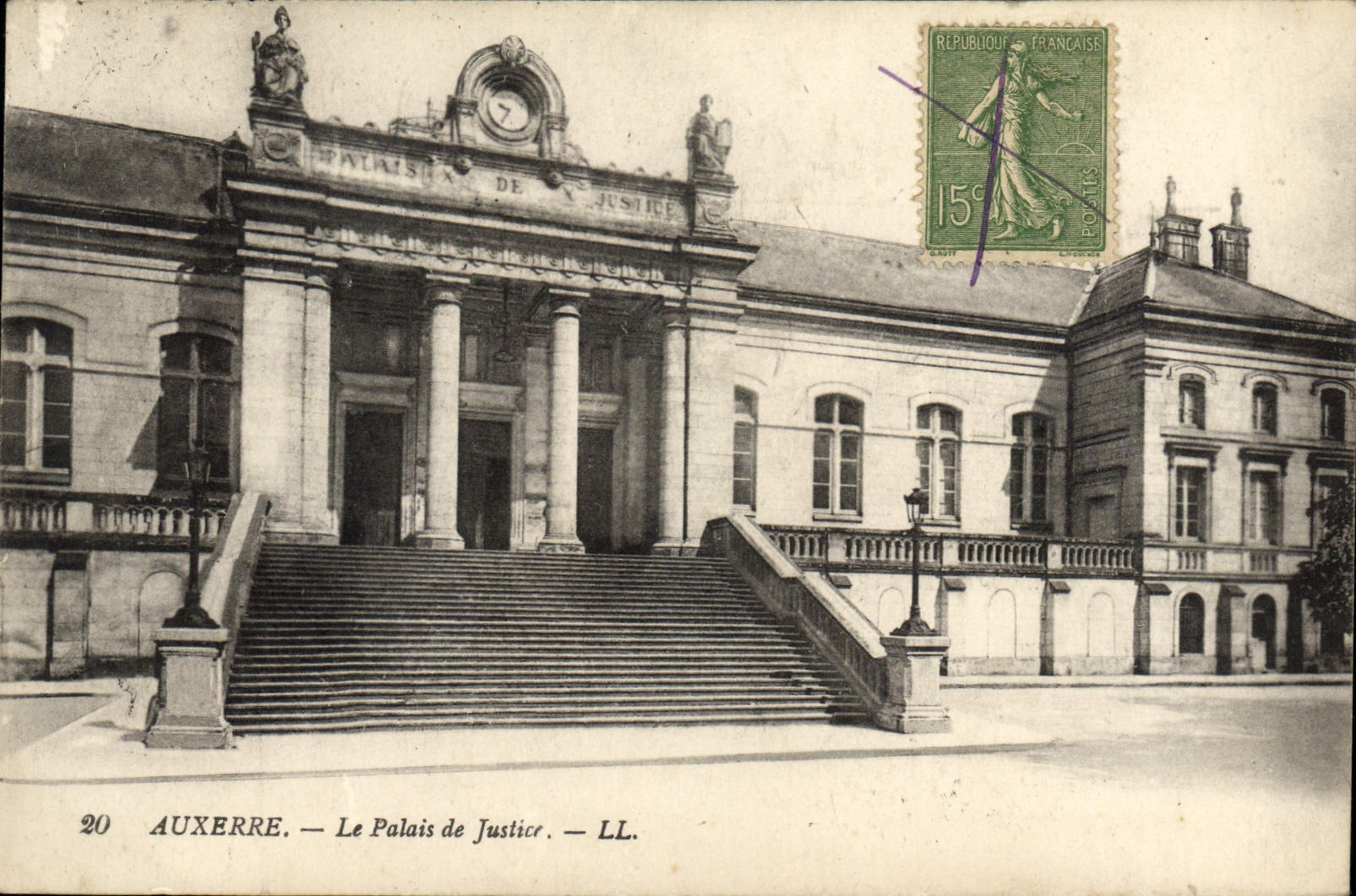 CPA Auxerre Le Palais de Justice