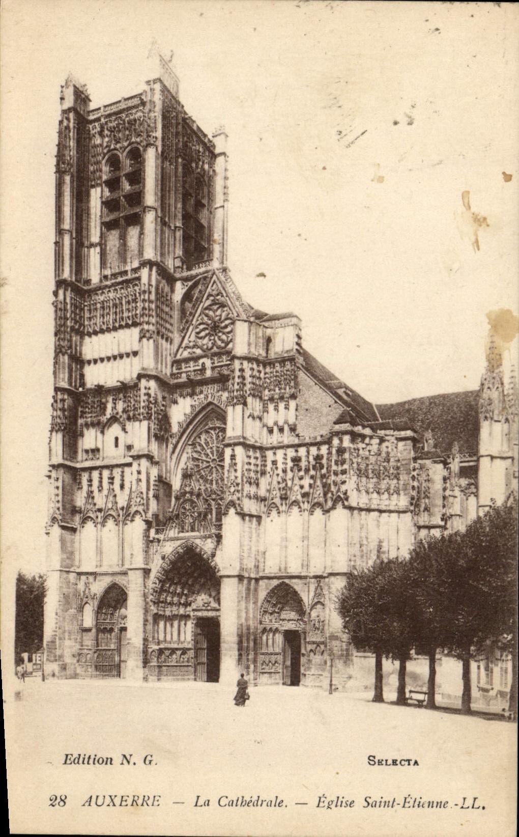 CPA Auxerre La Cathedrale Eglise Saint Etienne