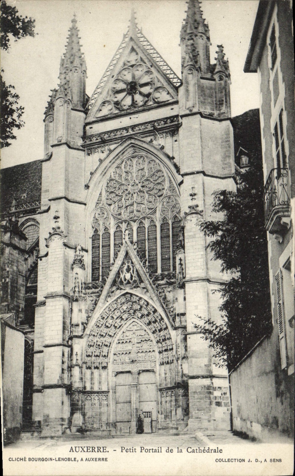 CPA Auxerre Petit Portail de la Cathedrale