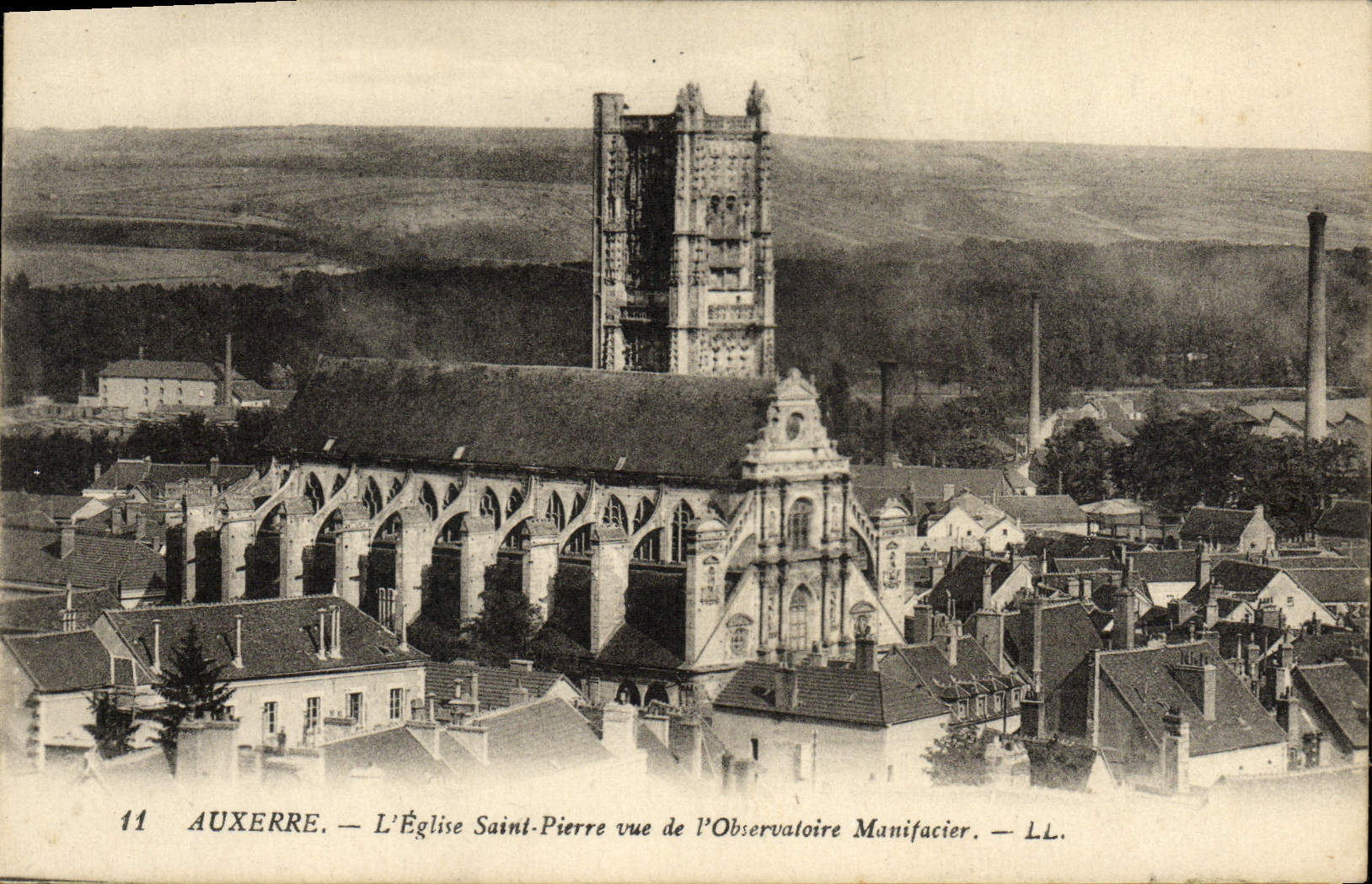 CPA Auxerre L'Eglise Saint Pierre Vue de L'Observatoire Manifacier
