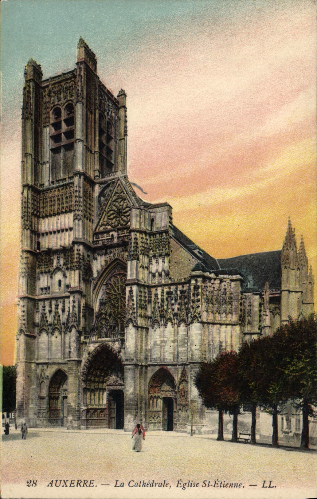 CPA Auxerre La Cathedrale Eglise St Etienne