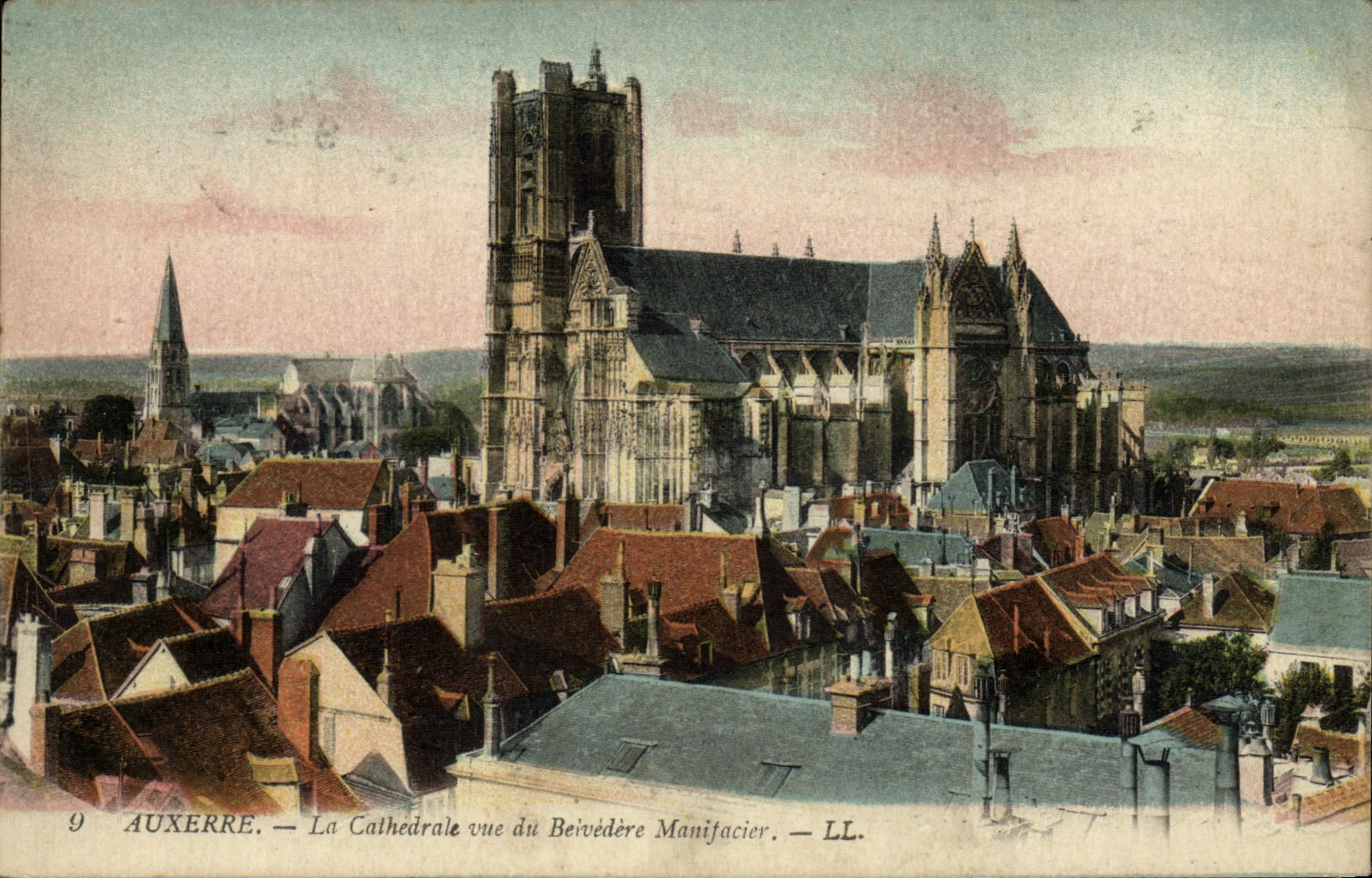 CPA Auxerre La Cathedrale vue du Belvedere Manifacier