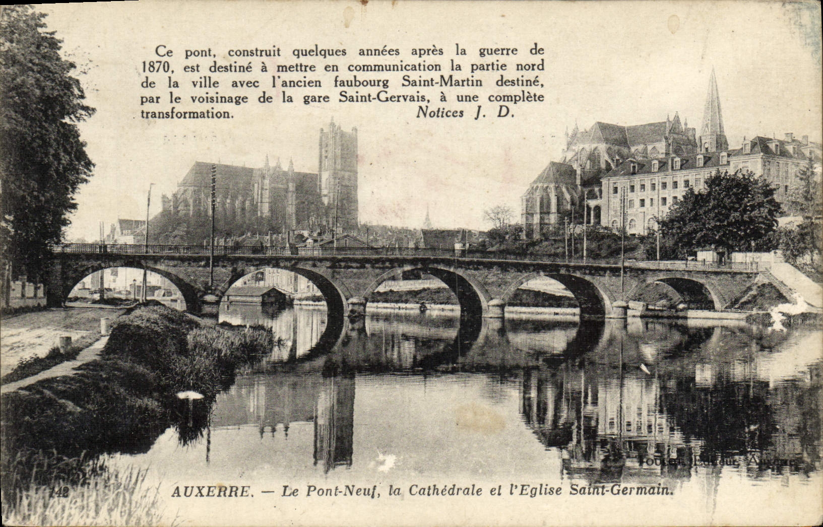 CPA Auxerre La Pont Neuf la Cathedrale et L'Egllise Saint Germain