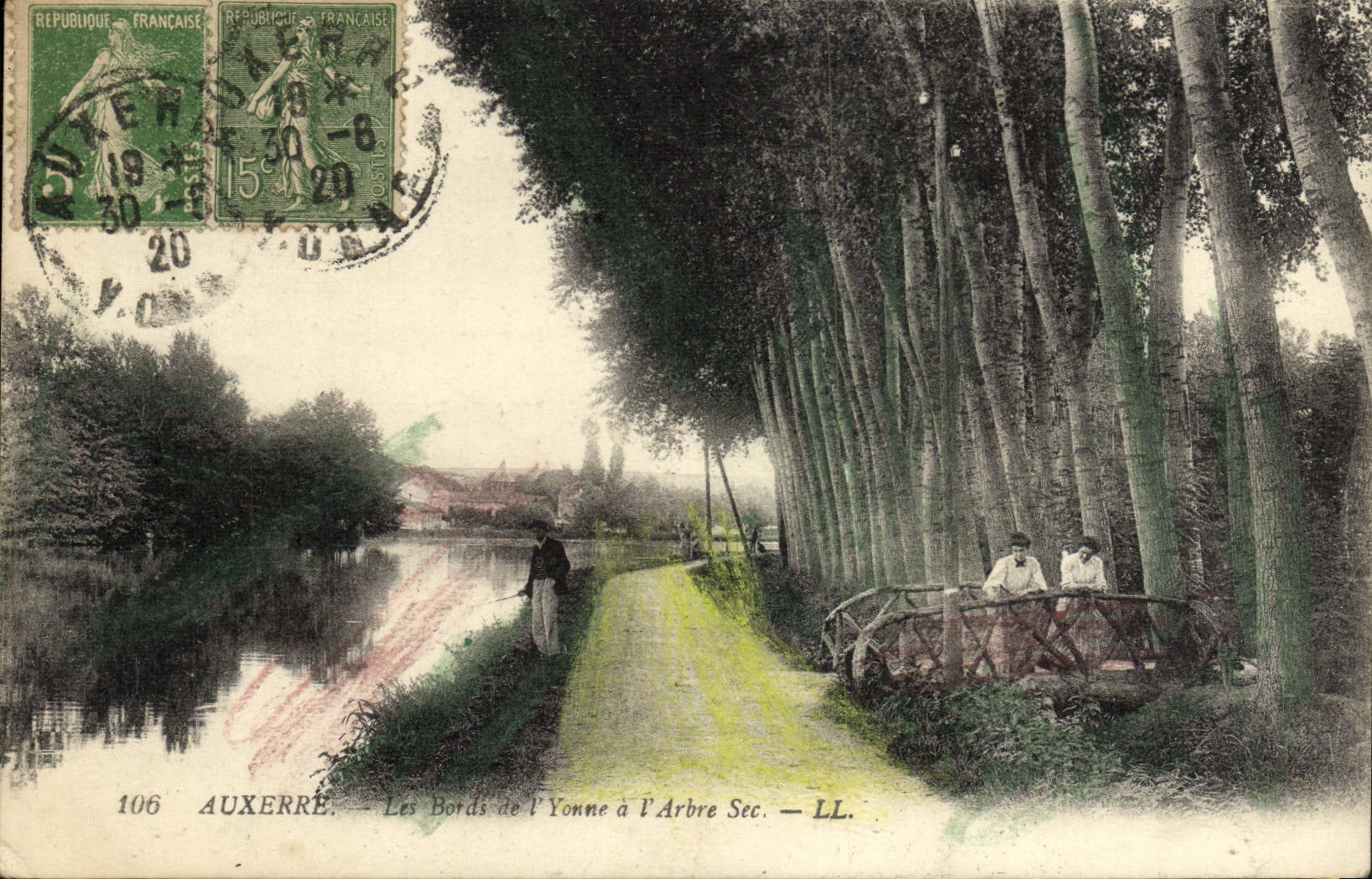 CPA Auxerre Les bords de l'Yonne a l'arbre sec
