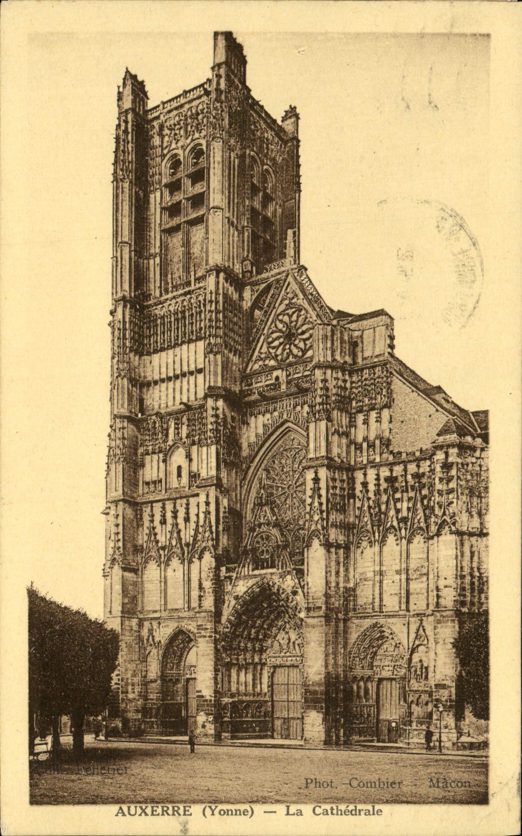 CPA Auxerre La Cathedrale 