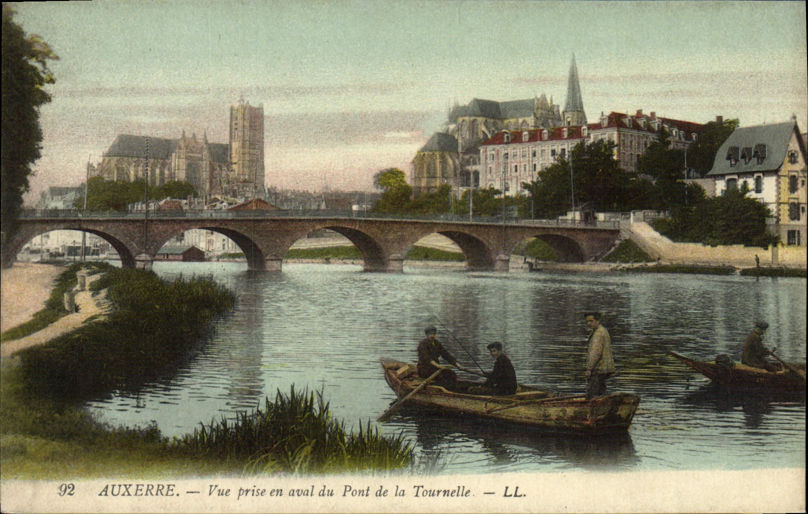 VINTAGE POSTCARD Auxerre Seen from Downstream from the Bridge Of the Small tower Boat Fishes Sinning