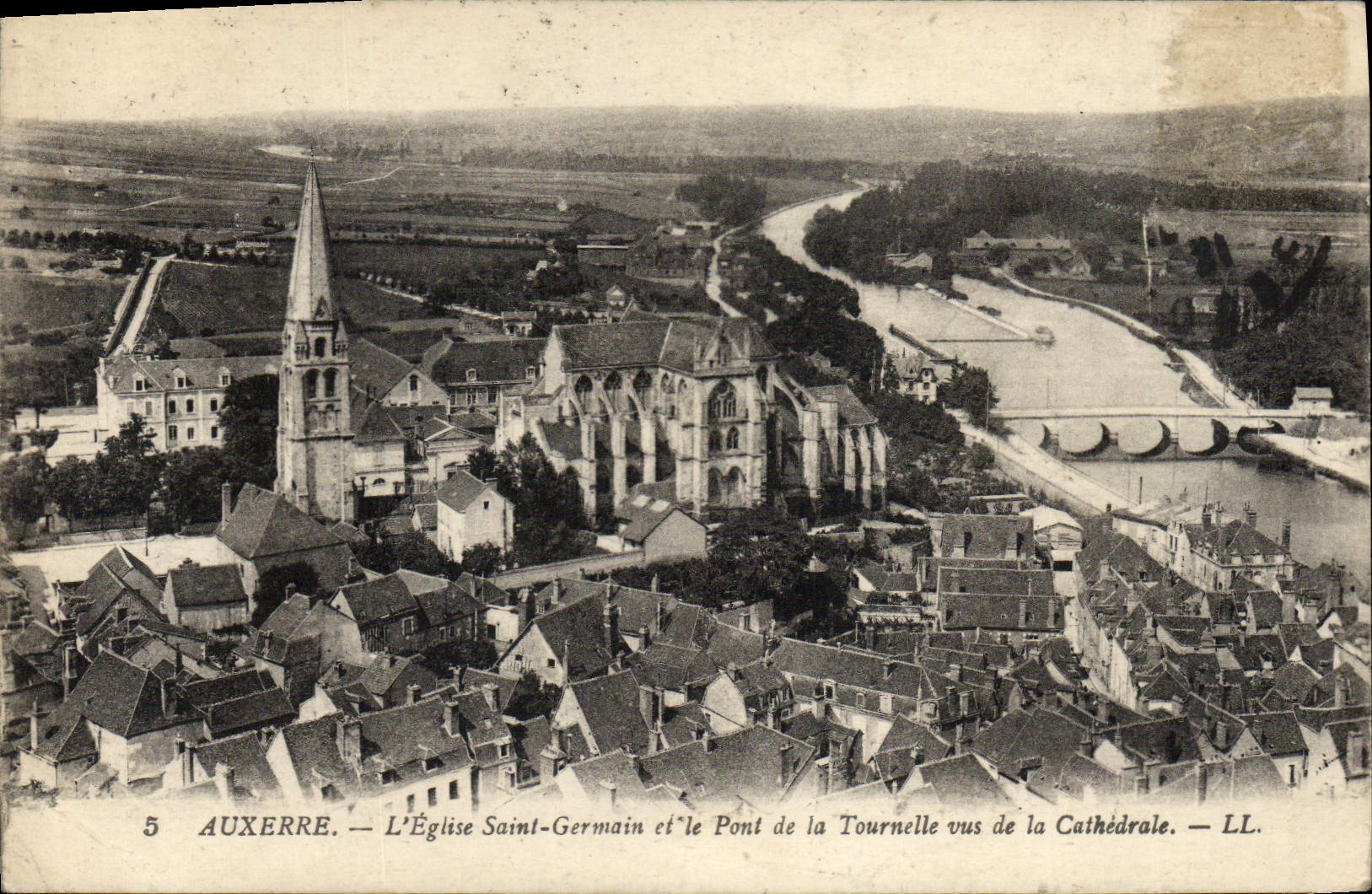 CPA Auxerre l'Eglise Saint Germain Et Le Pont De La Tournelle Vus De La Cathedrale