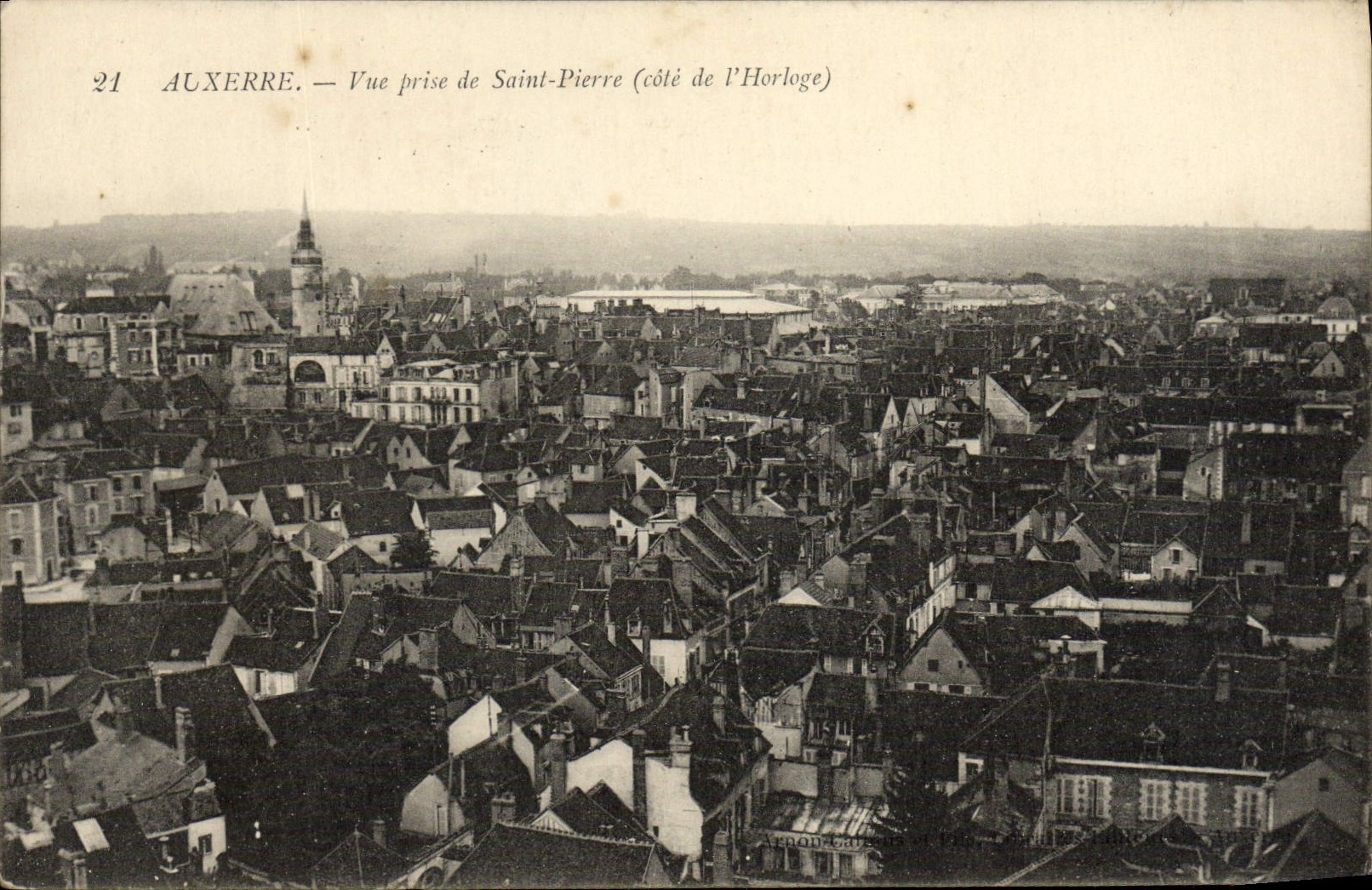 CPA Auxerre Vue Prise De Saint Pierre Cote de l'horloge