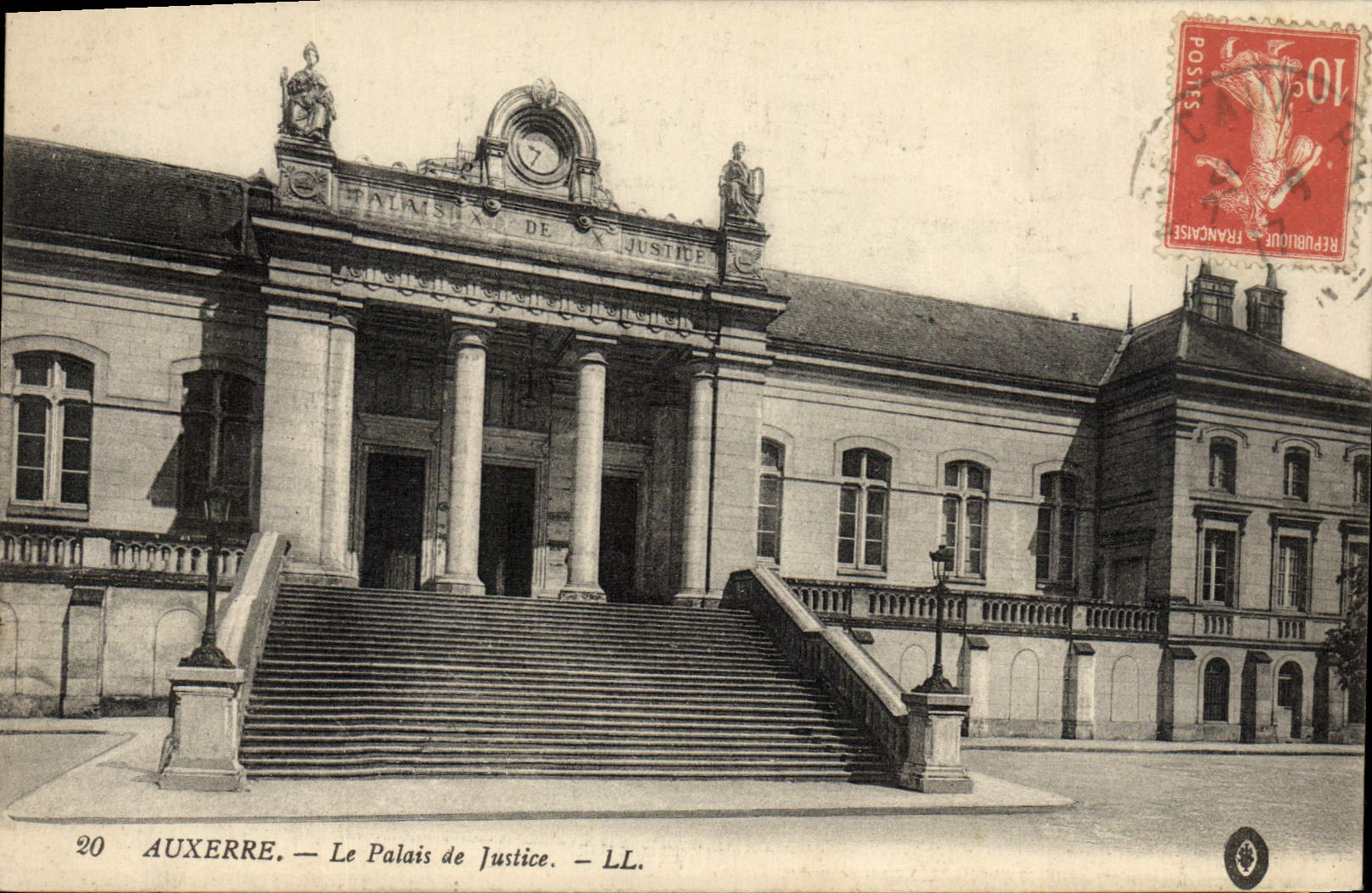 CPA Auxerre Le Palais De Justice