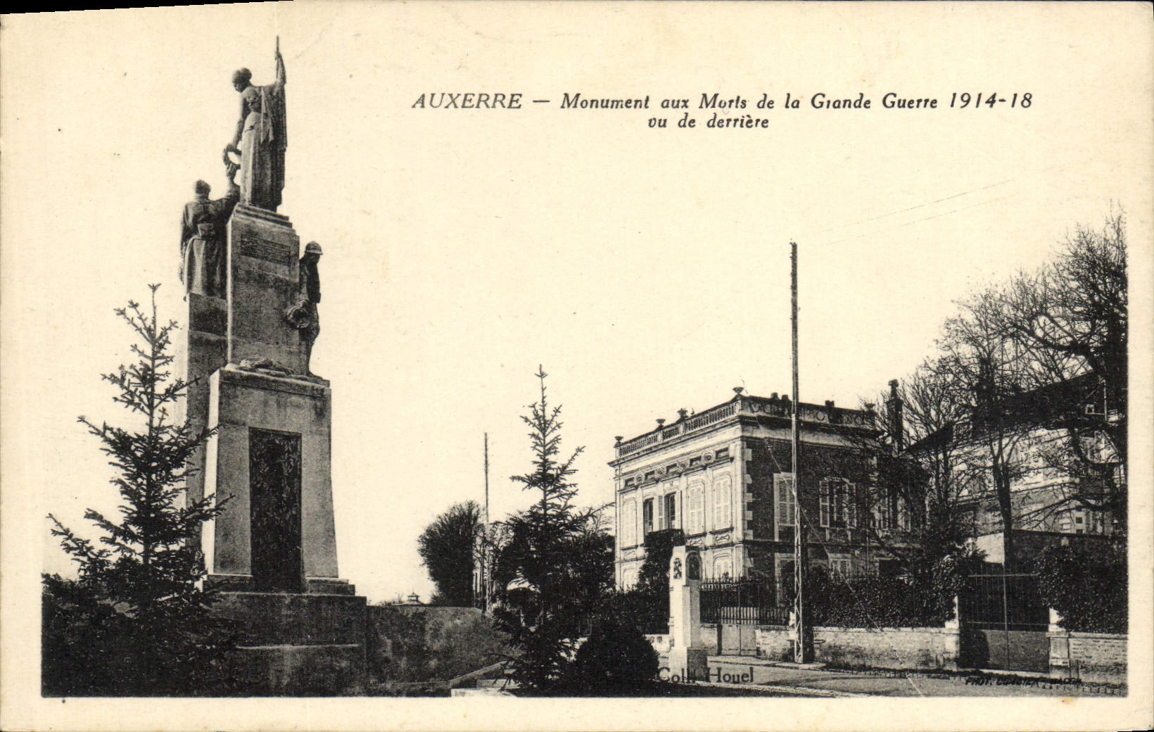 VINTAGE POSTCARD Auxerre War memorial Of the Great War Seen Of Behind Militaria