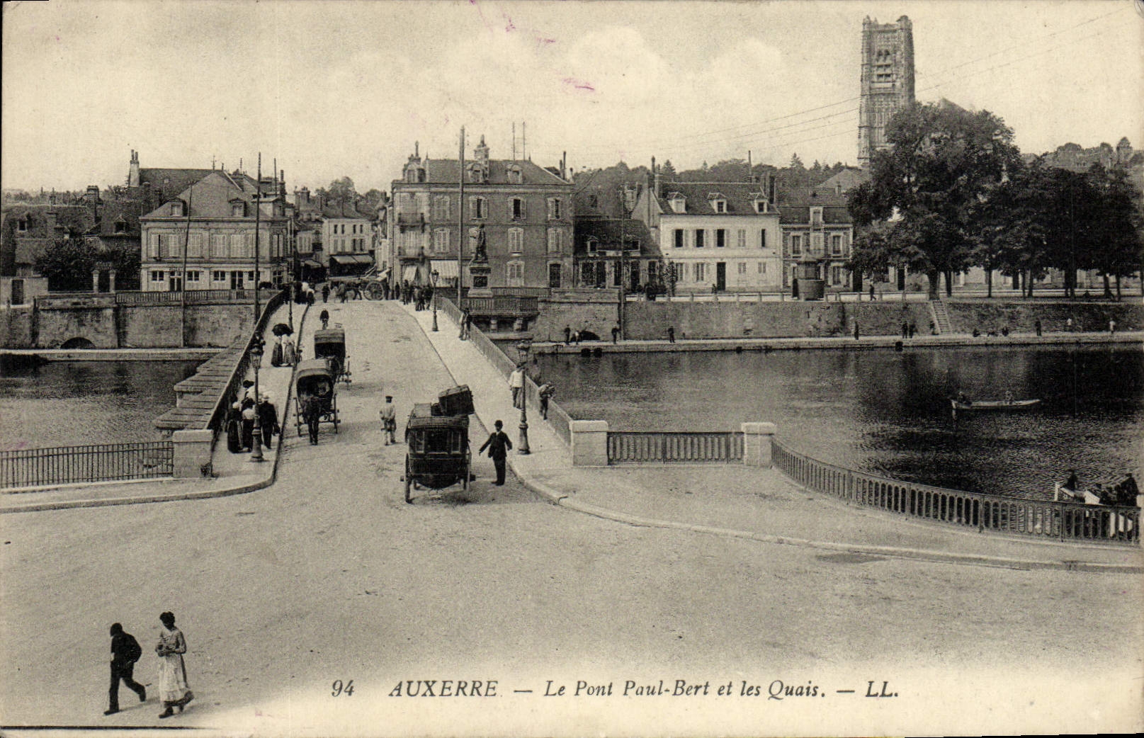 CPA Auxerre Le Pont Paul Bert Et Les Quais