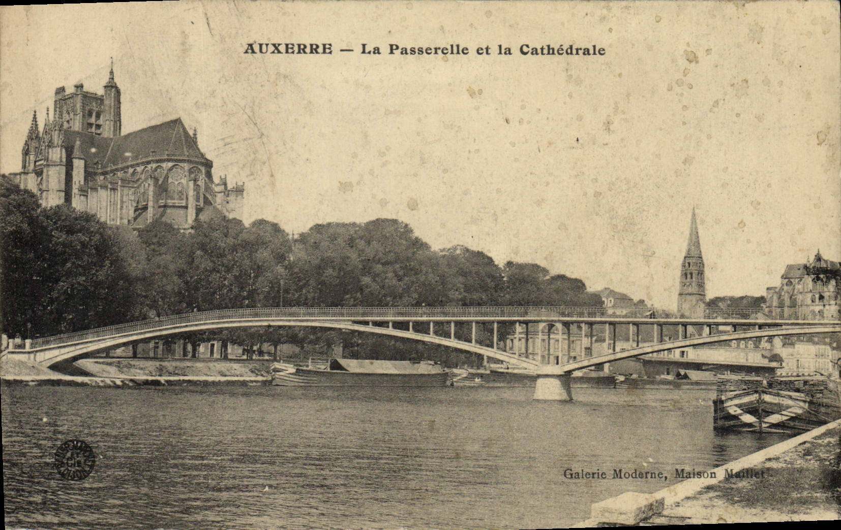 CPA Auxerre La Passerelle Et La Cathedrale