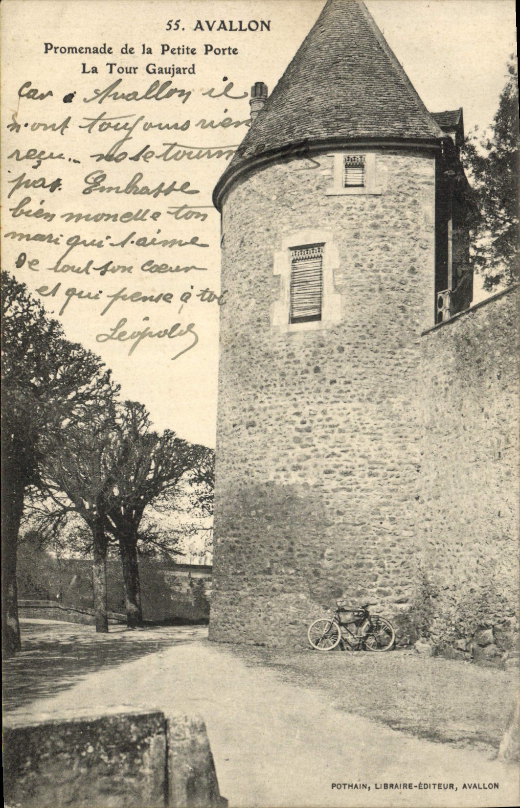 CPA Avallon Promenade De La Petite Porte La Tour Gaujard
