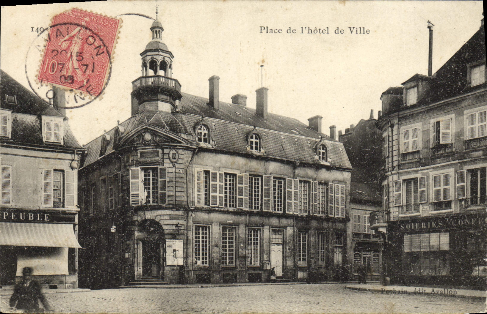 CPA Avallon Place De l'Hotel De Ville