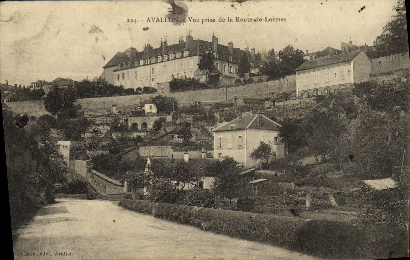 CPA Avallon Vue Prise De La Route De Lormes