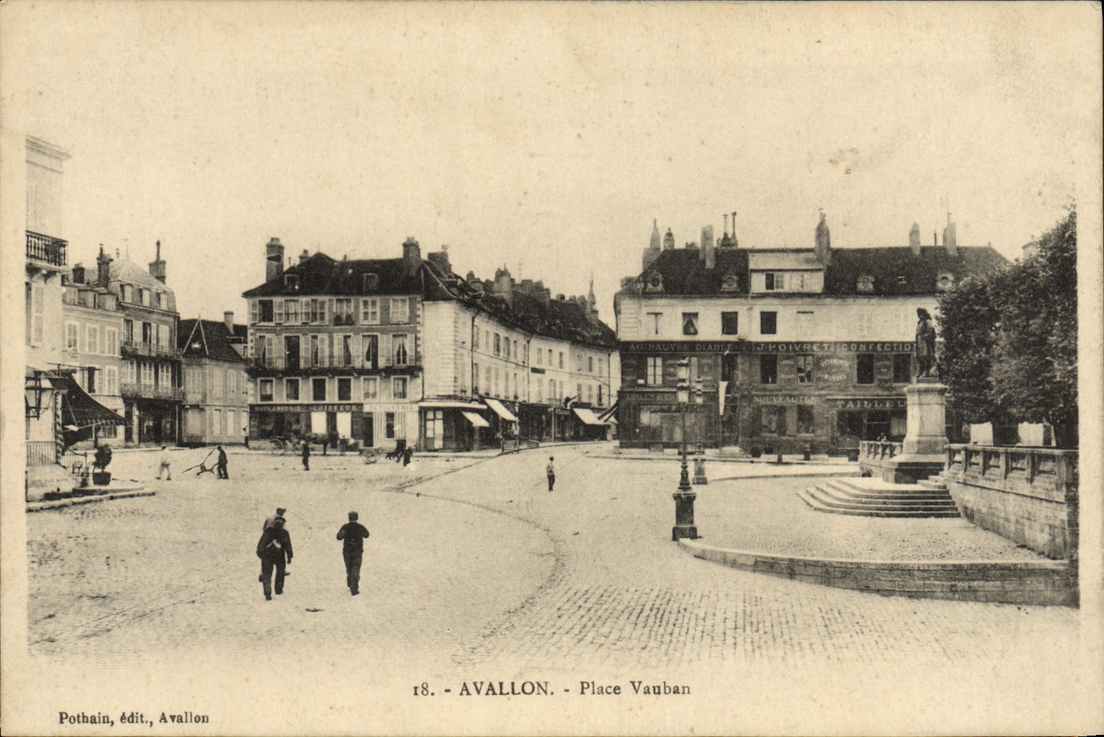 CPA Avallon Places Vauban
