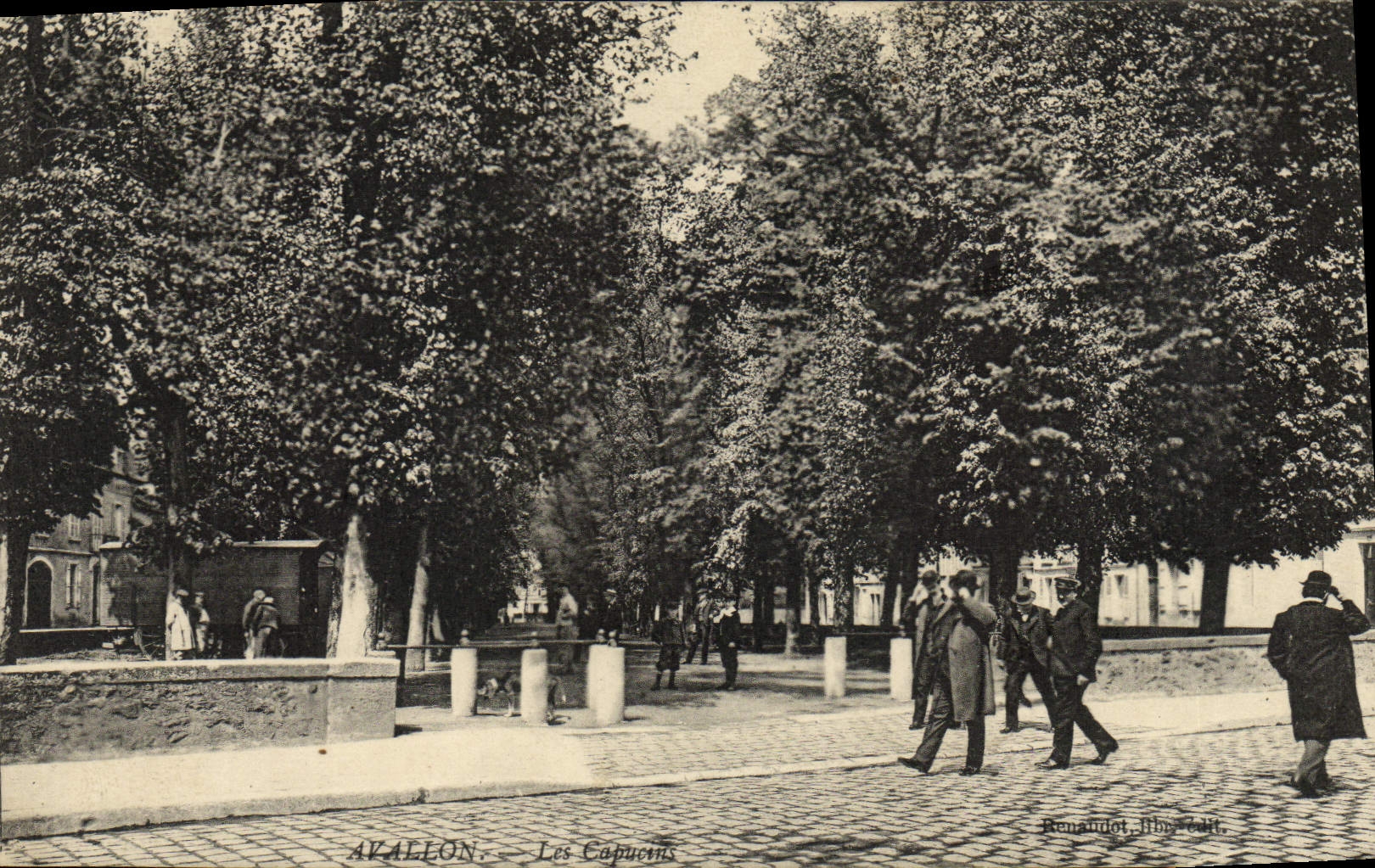 CPA Avallon Les Capucins