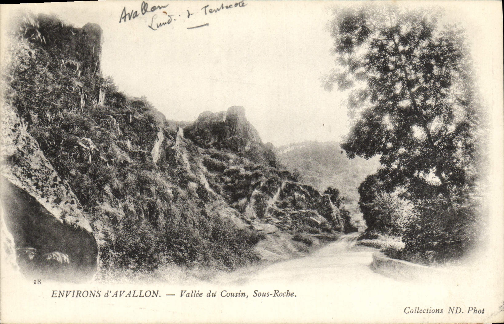 CPA Environs d'Avallon Vallee Du Cousin Sous Roche