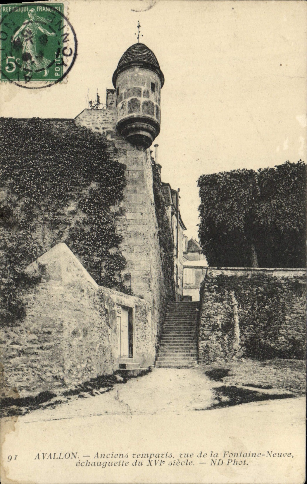 CPA Avallon Anciens Remparts Vue De La Fontaine Neuve