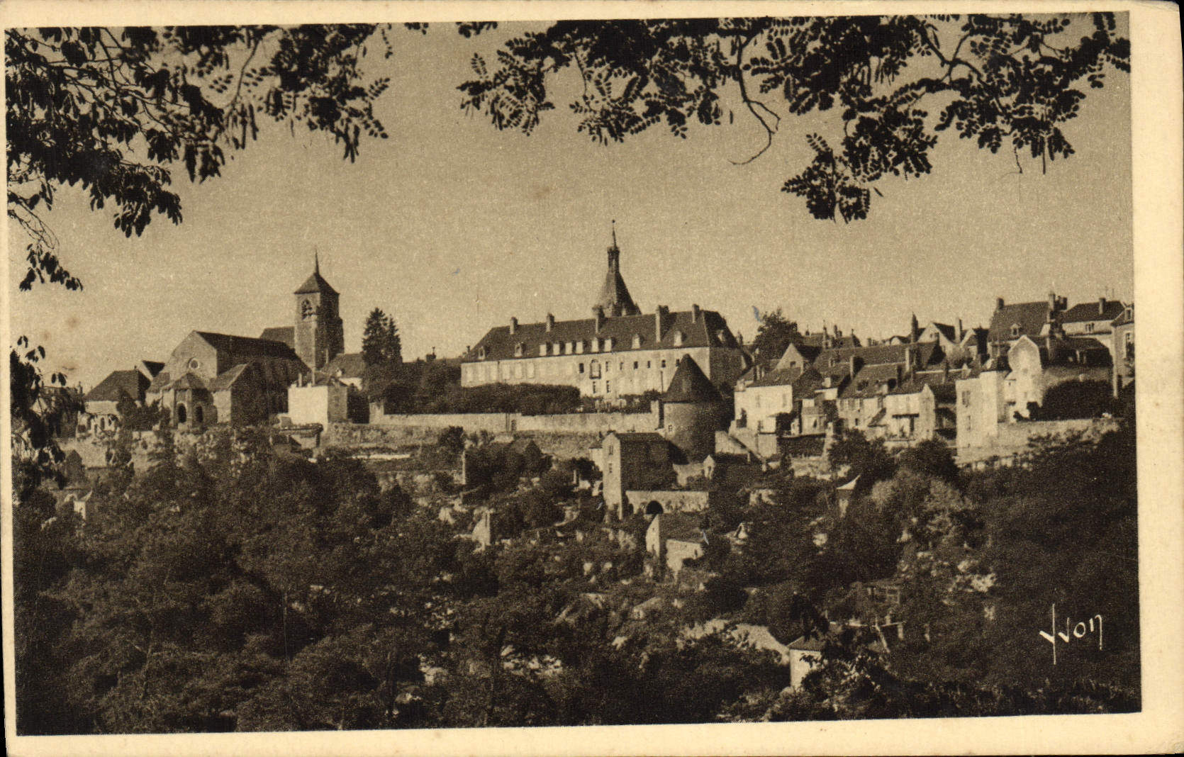 CPA Avallon La Ville Vue Du Plateau Des Chaumes