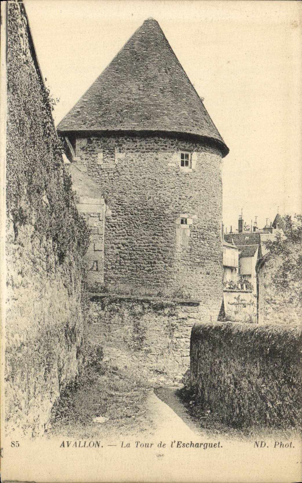 CPA Avallon La Tour De l'Escharguet