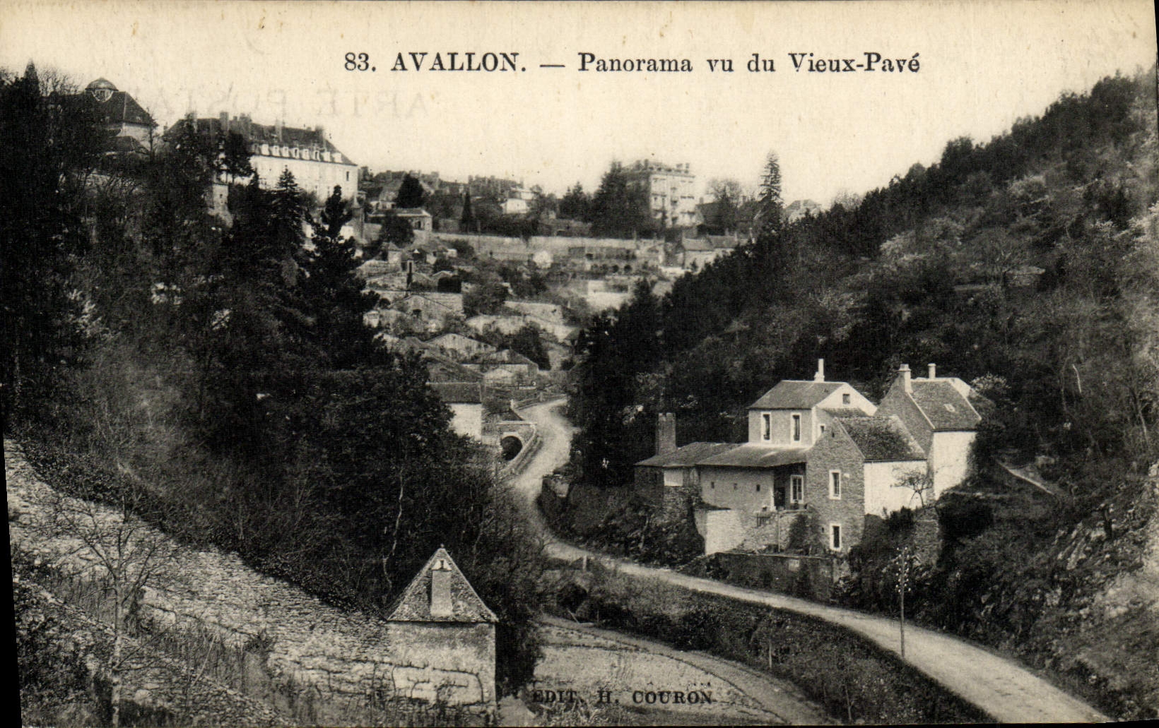 CPA Avallon Panorama Vu du Vieux Pave
